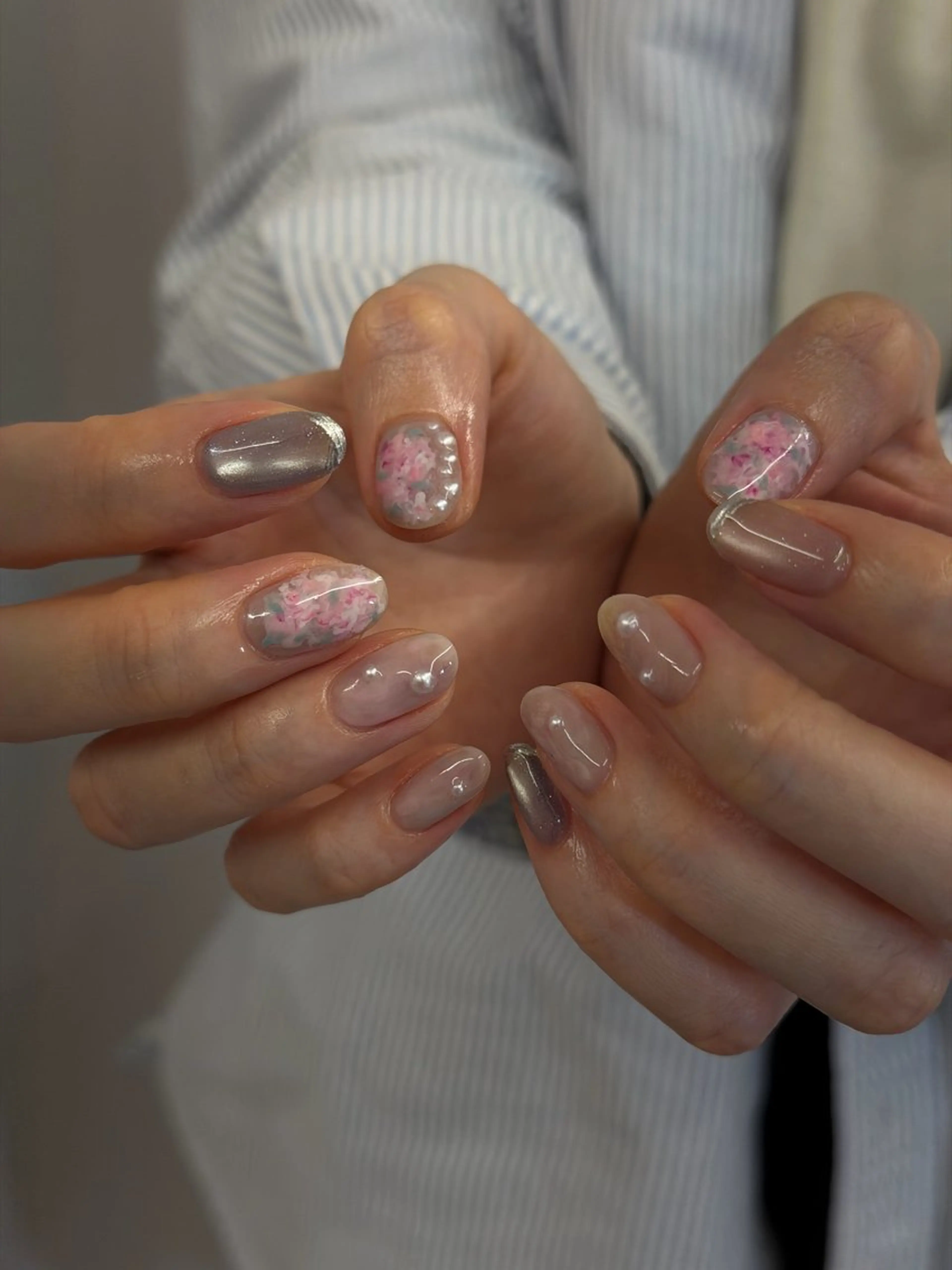 ネイル ジェルネイル キラキラネイル マグネットネイル ニュアンスネイル パラジェル ハンドネイル ハンドケア Bana_ Nailのネイルデザイン