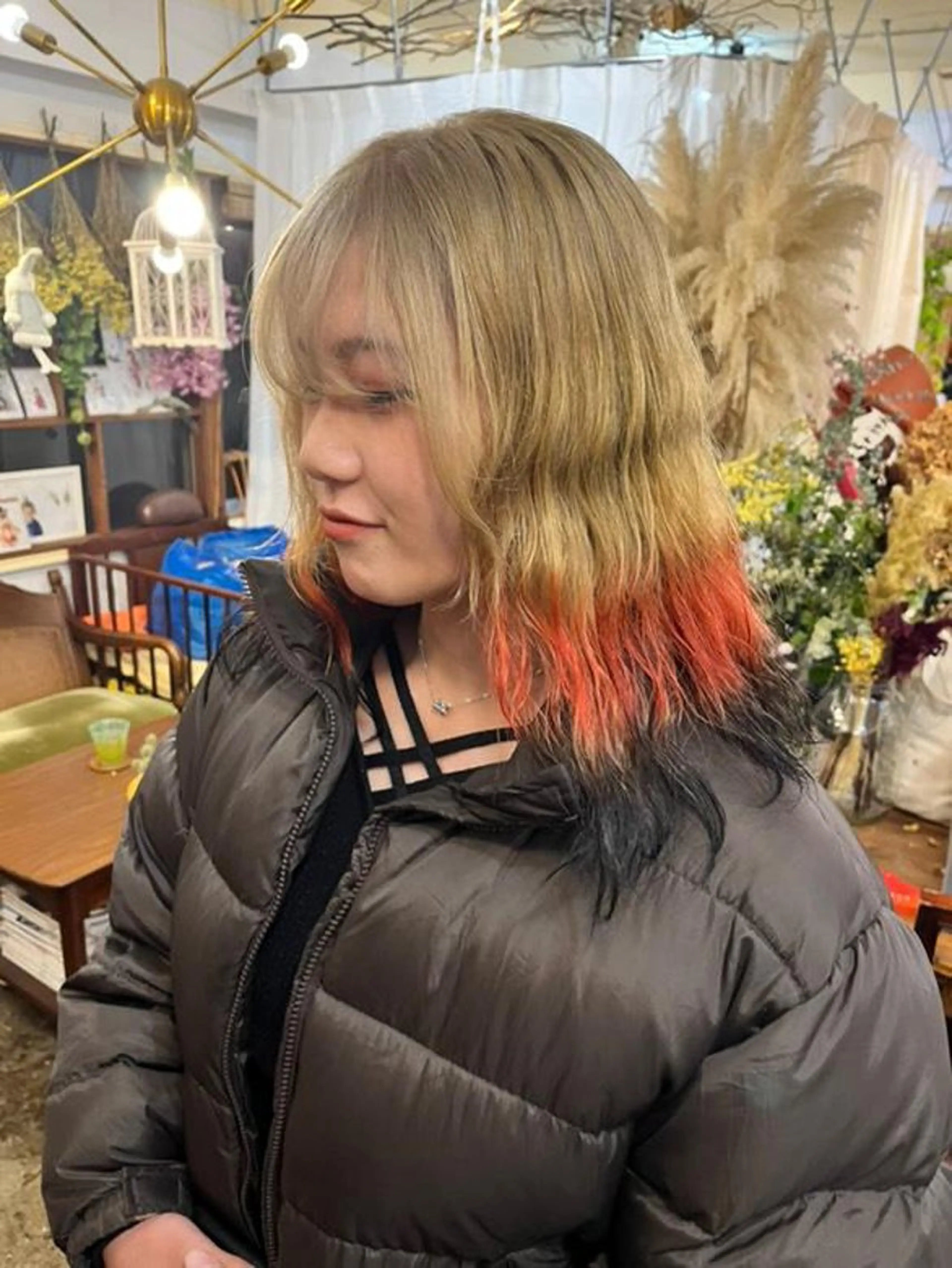 セミロング カラー デザインカラー ヘアカラー あべかりん/原宿 /マツパ/ハイトーンのヘアスタイル