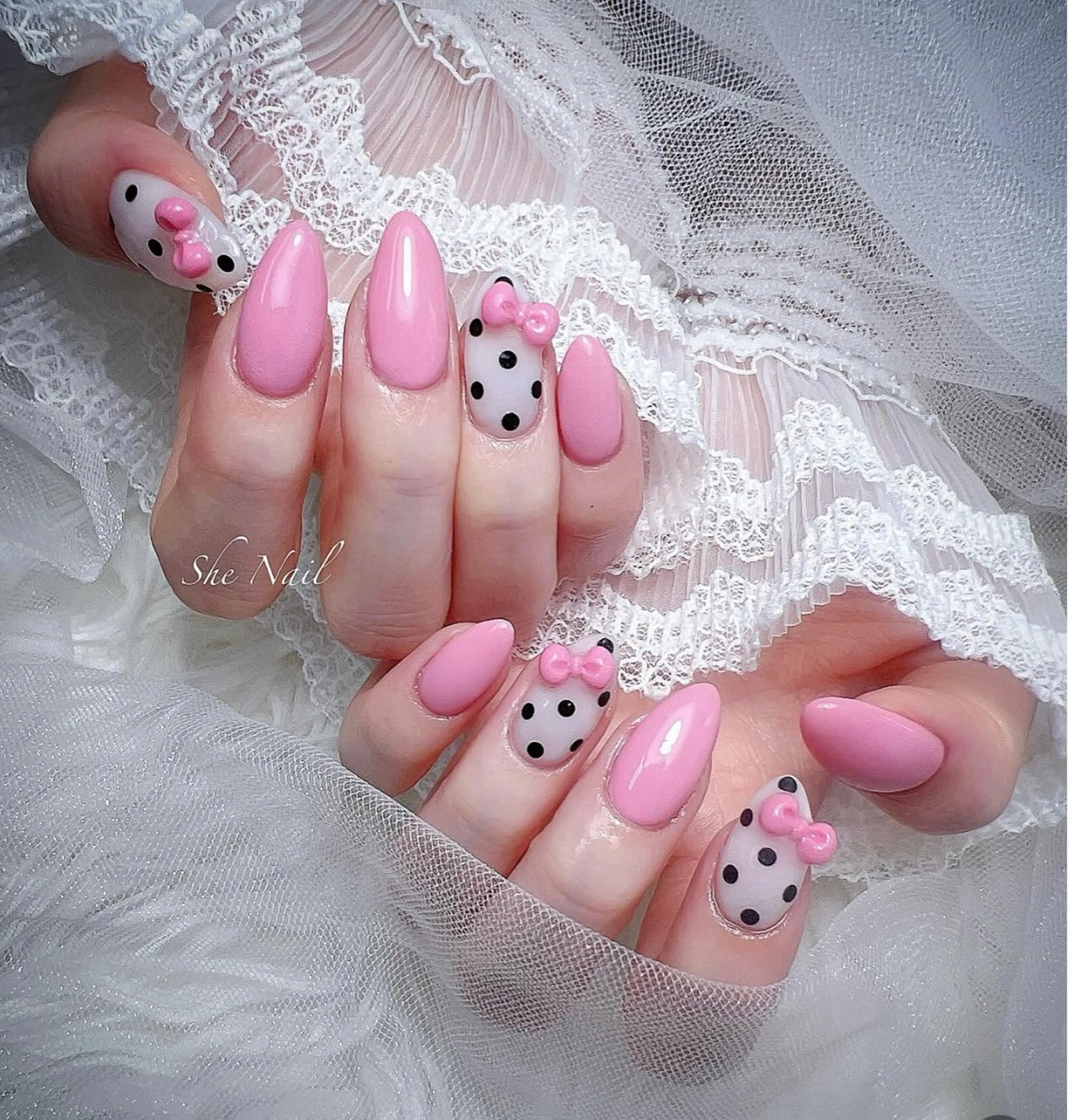 ネイル チークネイル ドット ピンク 春ネイル ワンホンネイル ハンドネイル She   Nail所属・ISA_ BELLAのネイルデザイン