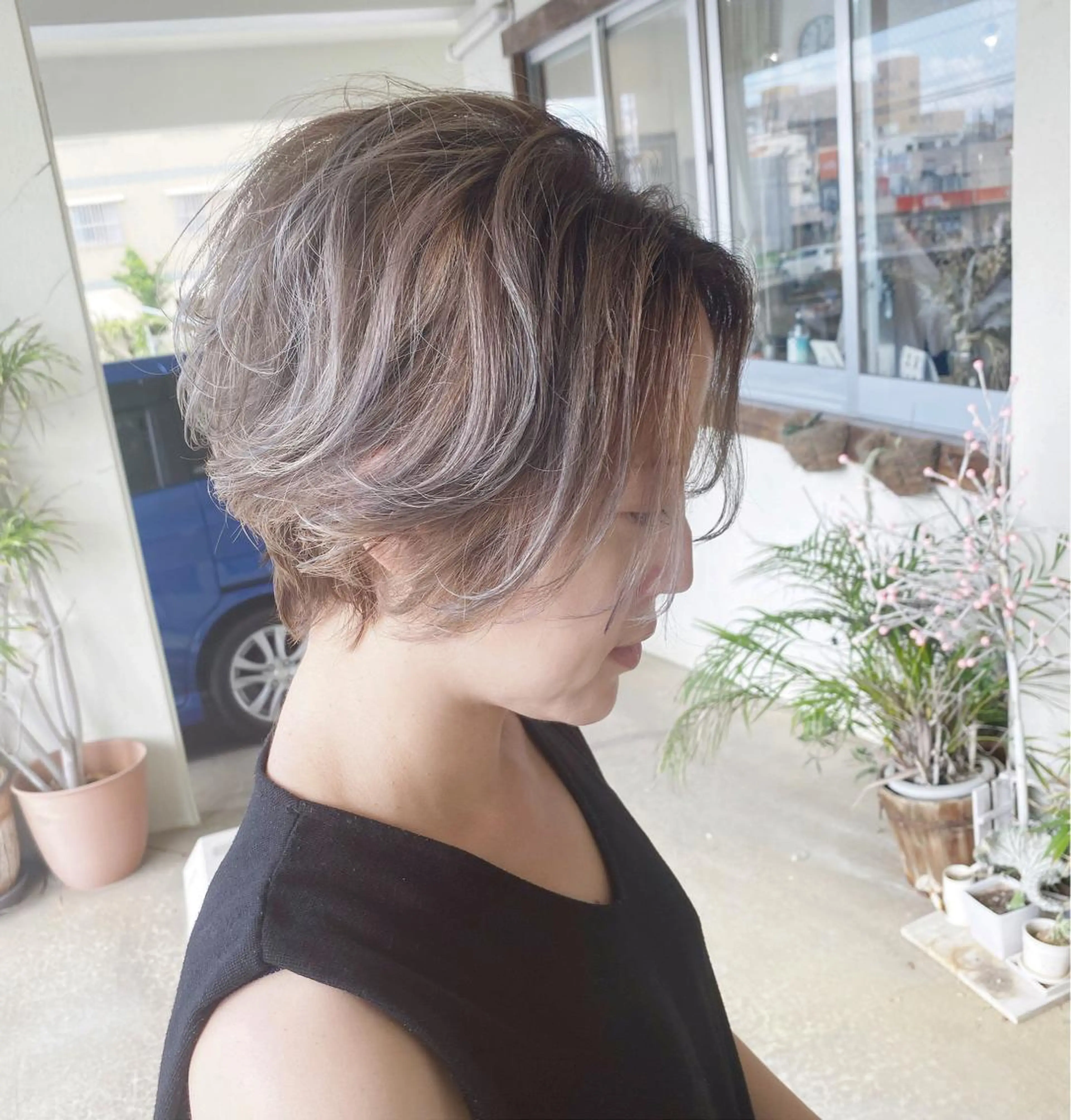 ショート カラー バレイヤージュ レイヤーカット カット ヘアカラー grand juteのヘアスタイル