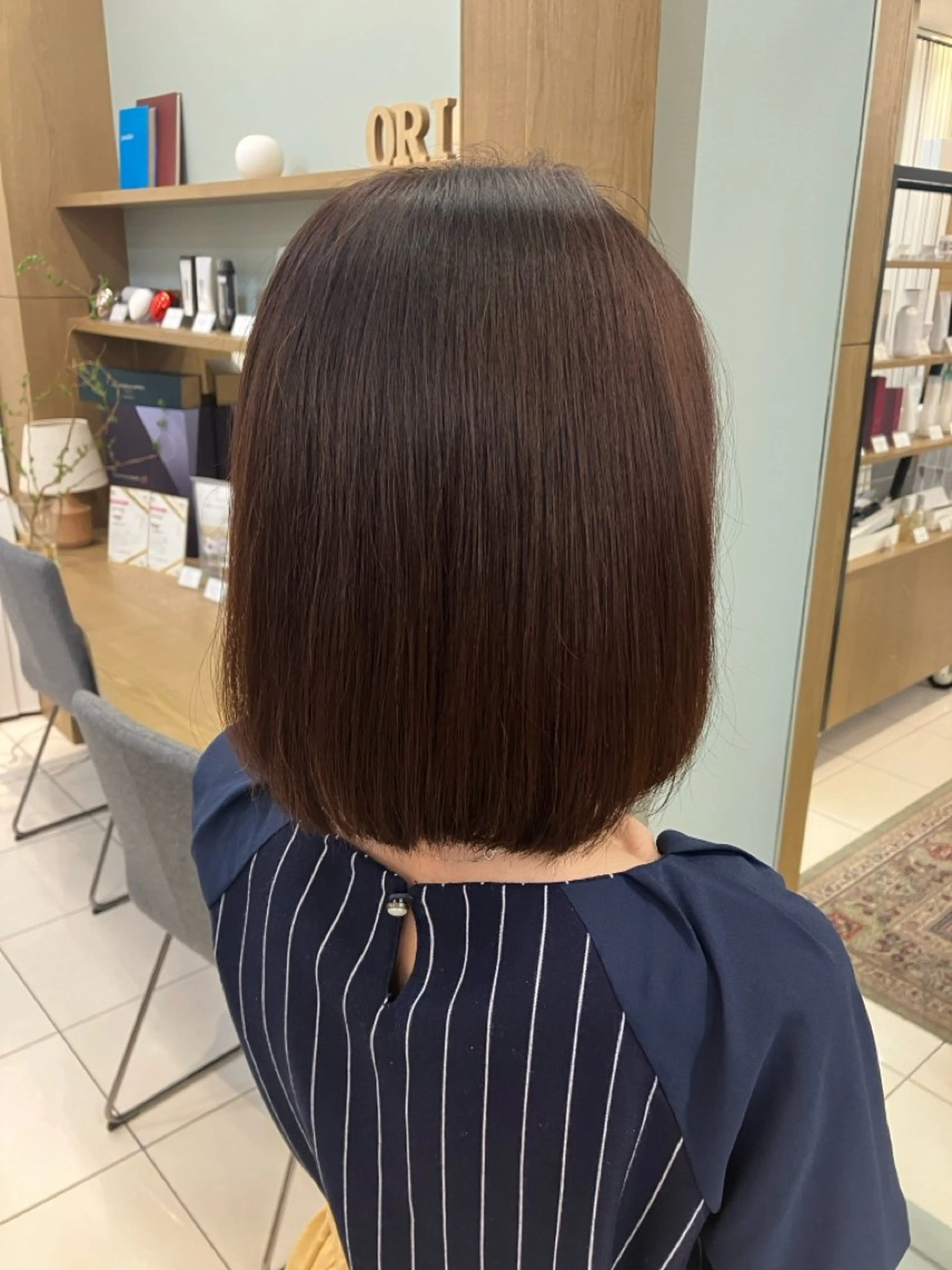 ミディアム カラー 新美 木乃美のヘアスタイル