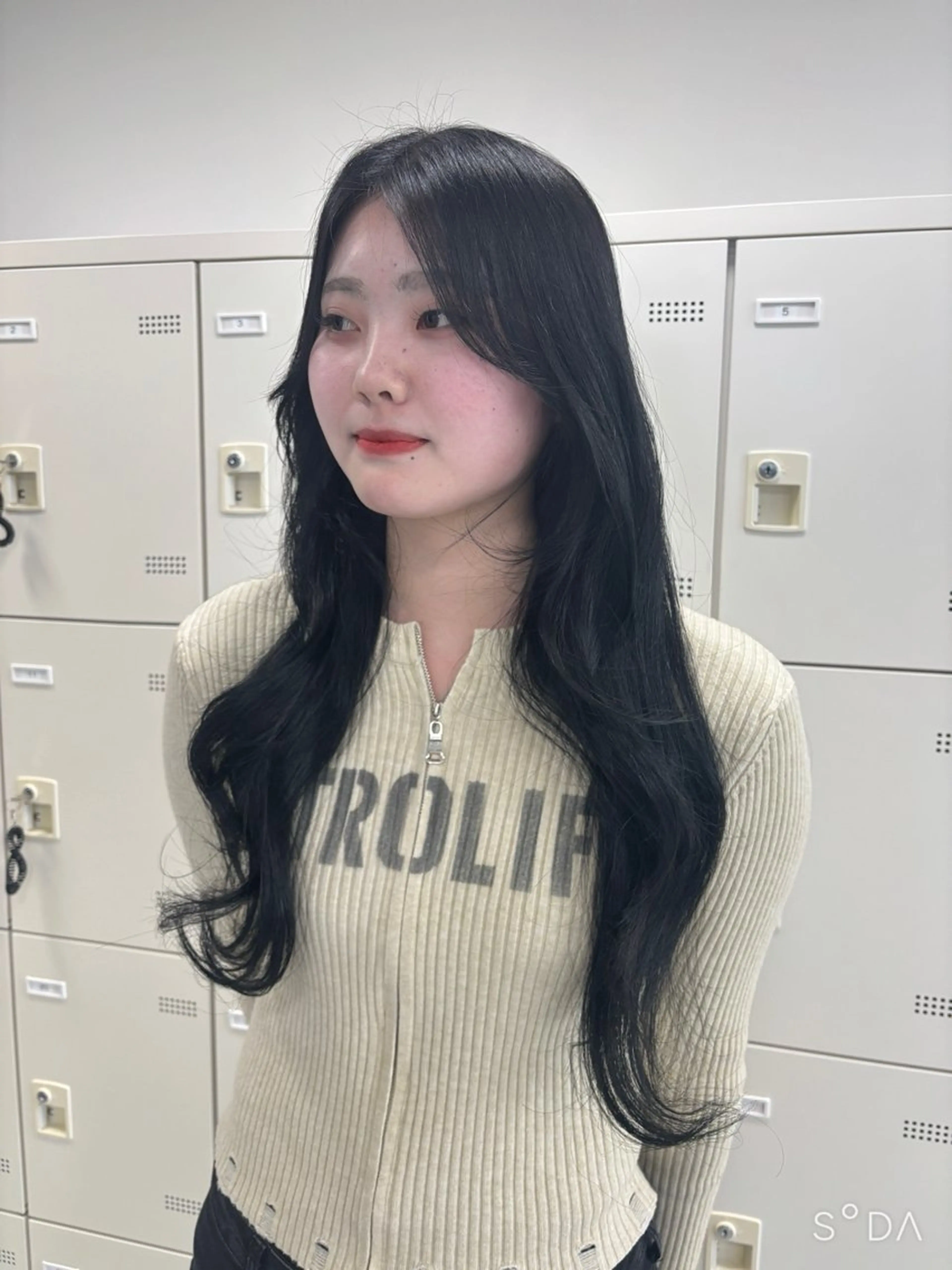 ロング カット ヘアカラー トリートメント 韓国ヘア/ブリーチ無 しWカラー/オリーブのヘアスタイル