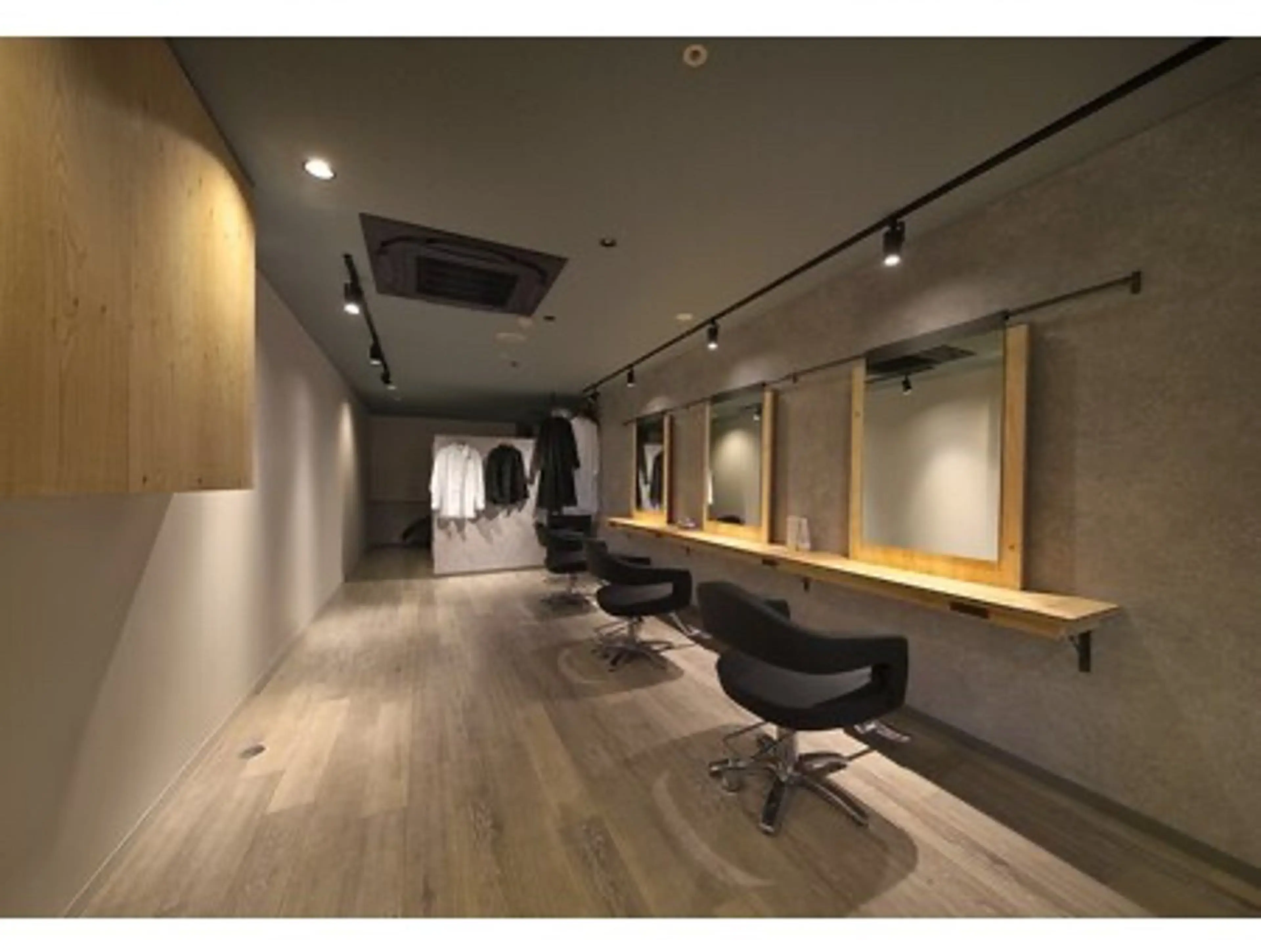 VII所属・市妙 瑠基のヘアスタイル