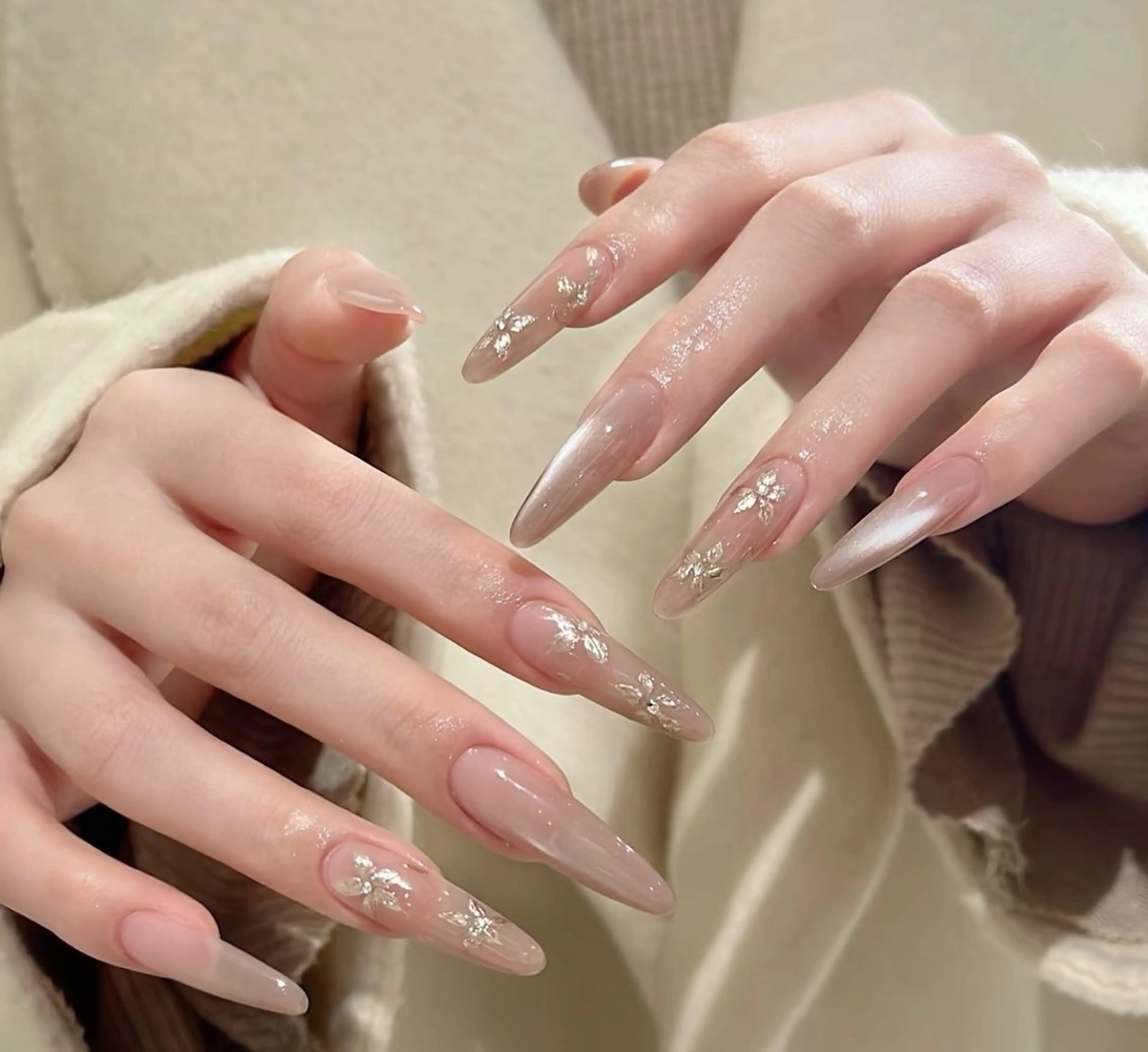 ネイル チークネイル 長さ出し フラワーネイル フレンチネイル ガーリー SunNail池袋駅 ワンホンネイルのネイルデザイン