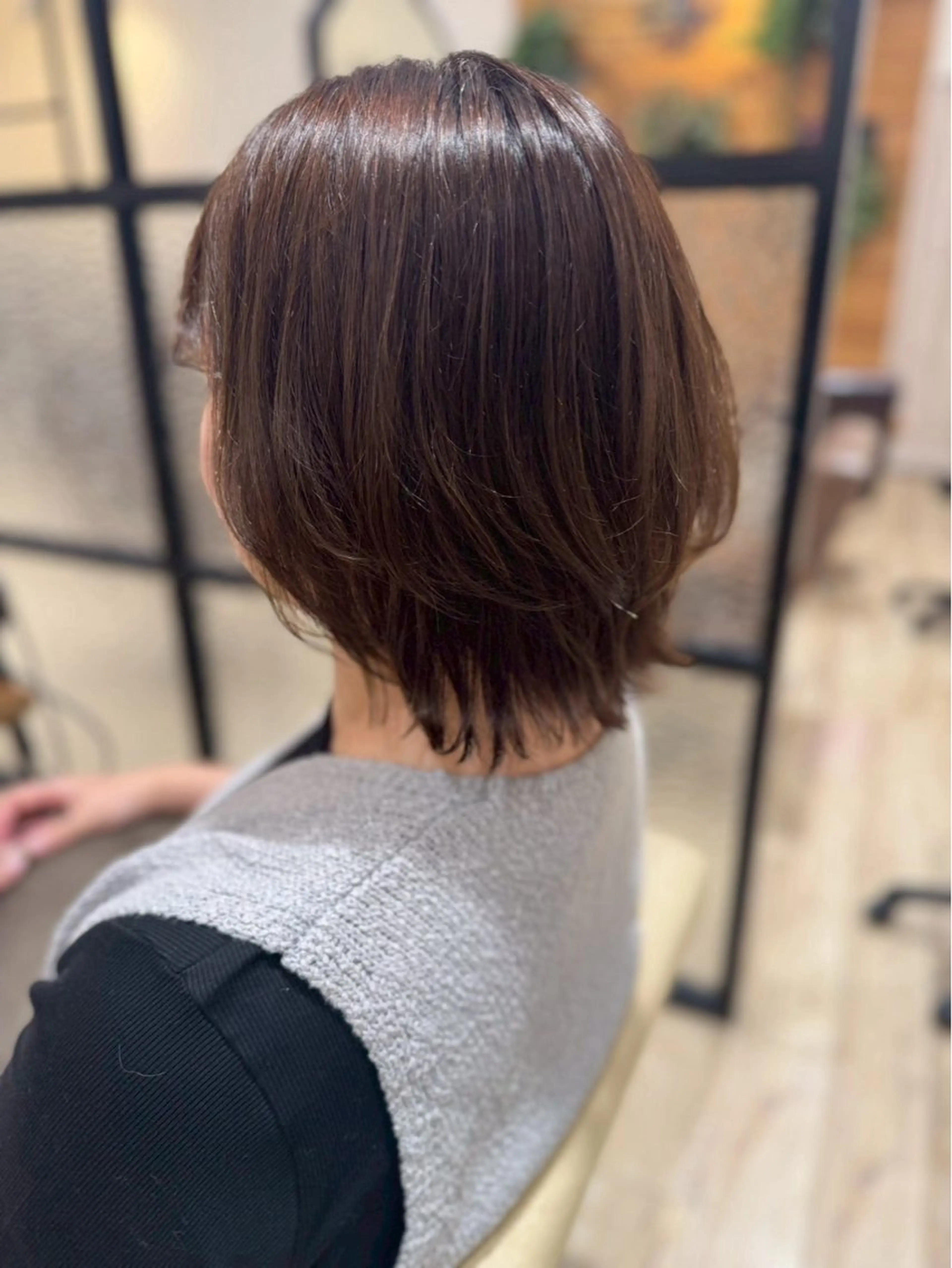 ミディアム カラー 伊藤 梨緒のヘアスタイル