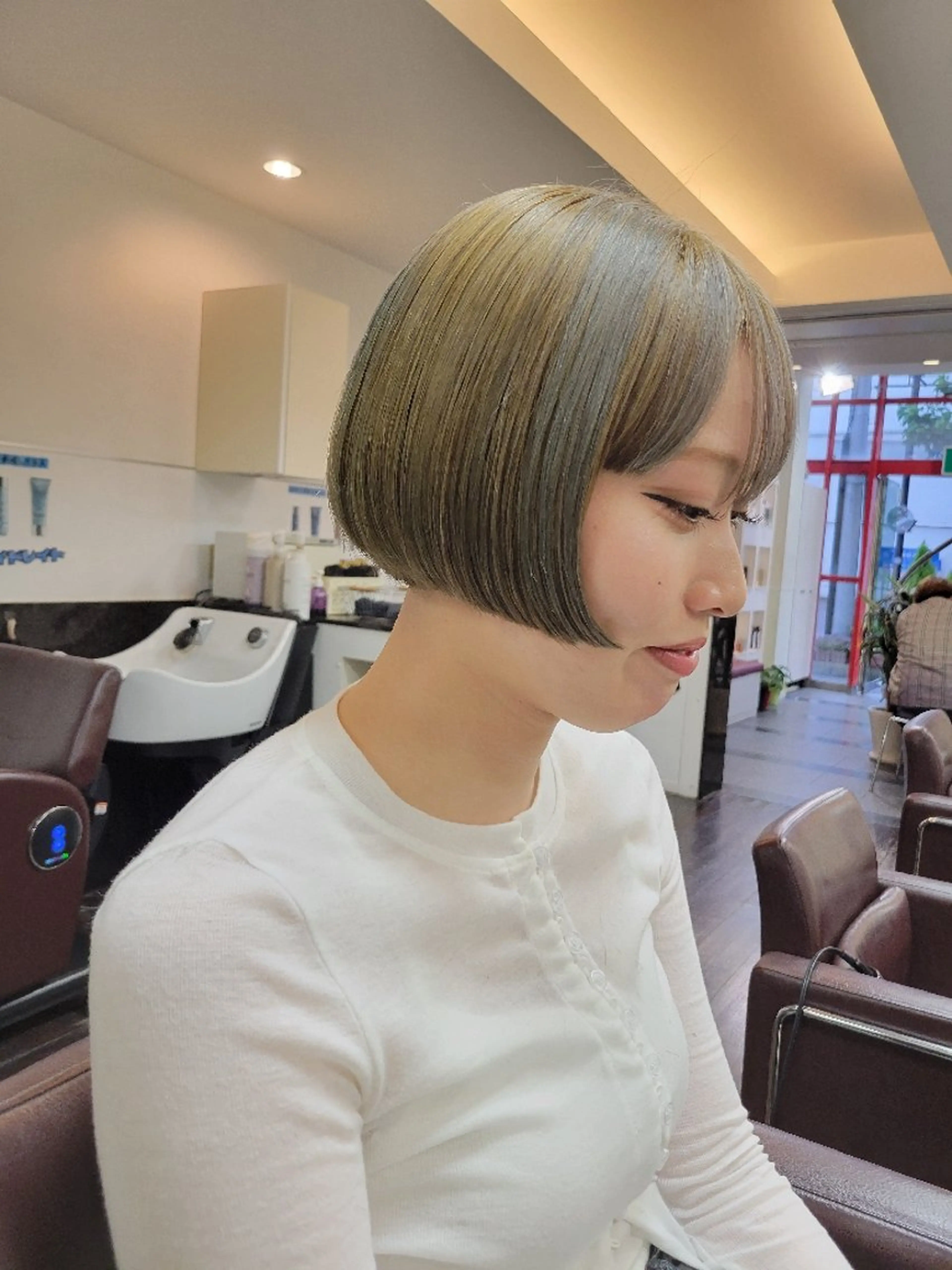 ショート ボブ カット ヘアカラー トリートメント 遠藤 史秋のヘアスタイル