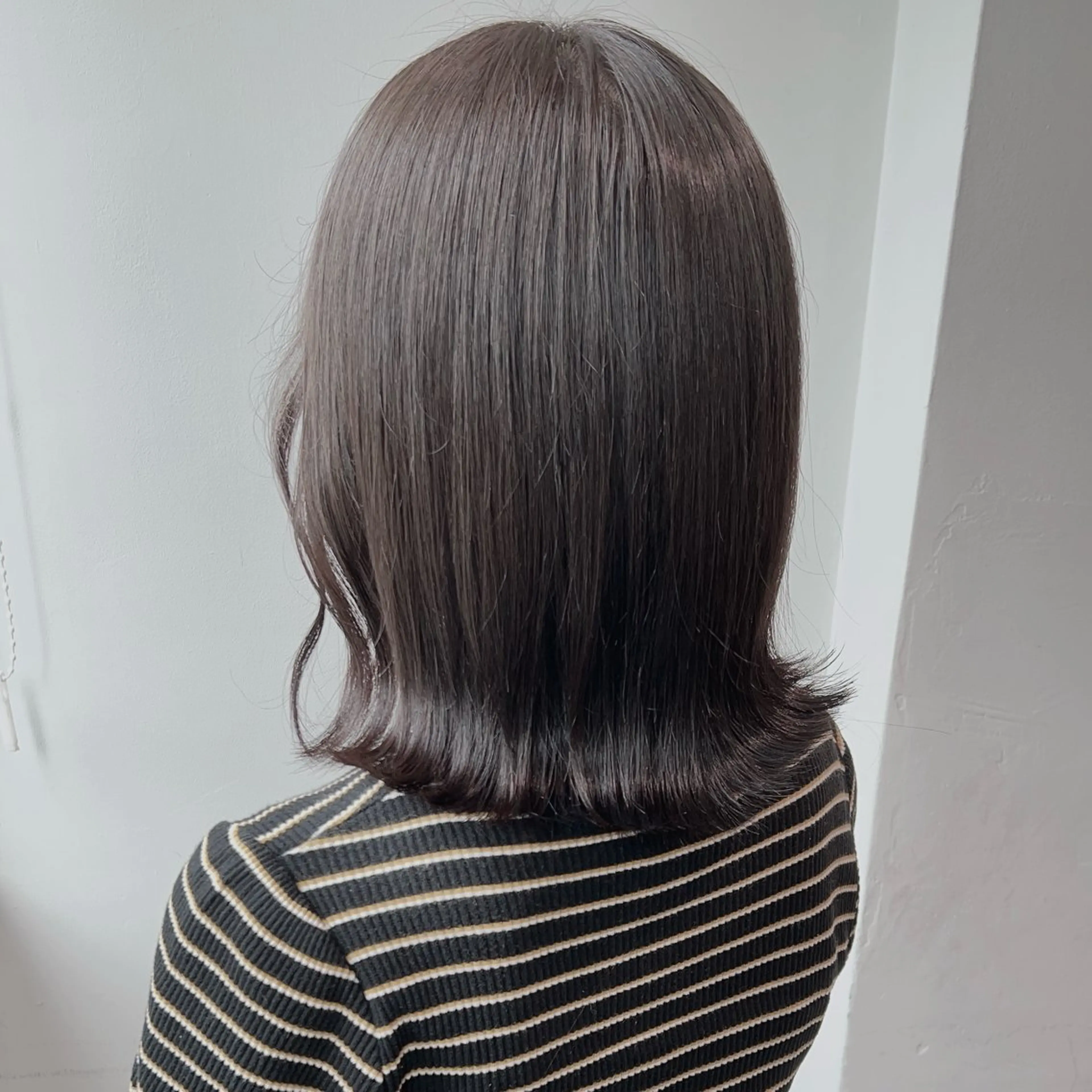 セミロング カラー ヘアカラー トリートメント 𓏸レイヤー髪質改善 透けカラーカノン🫧のヘアスタイル