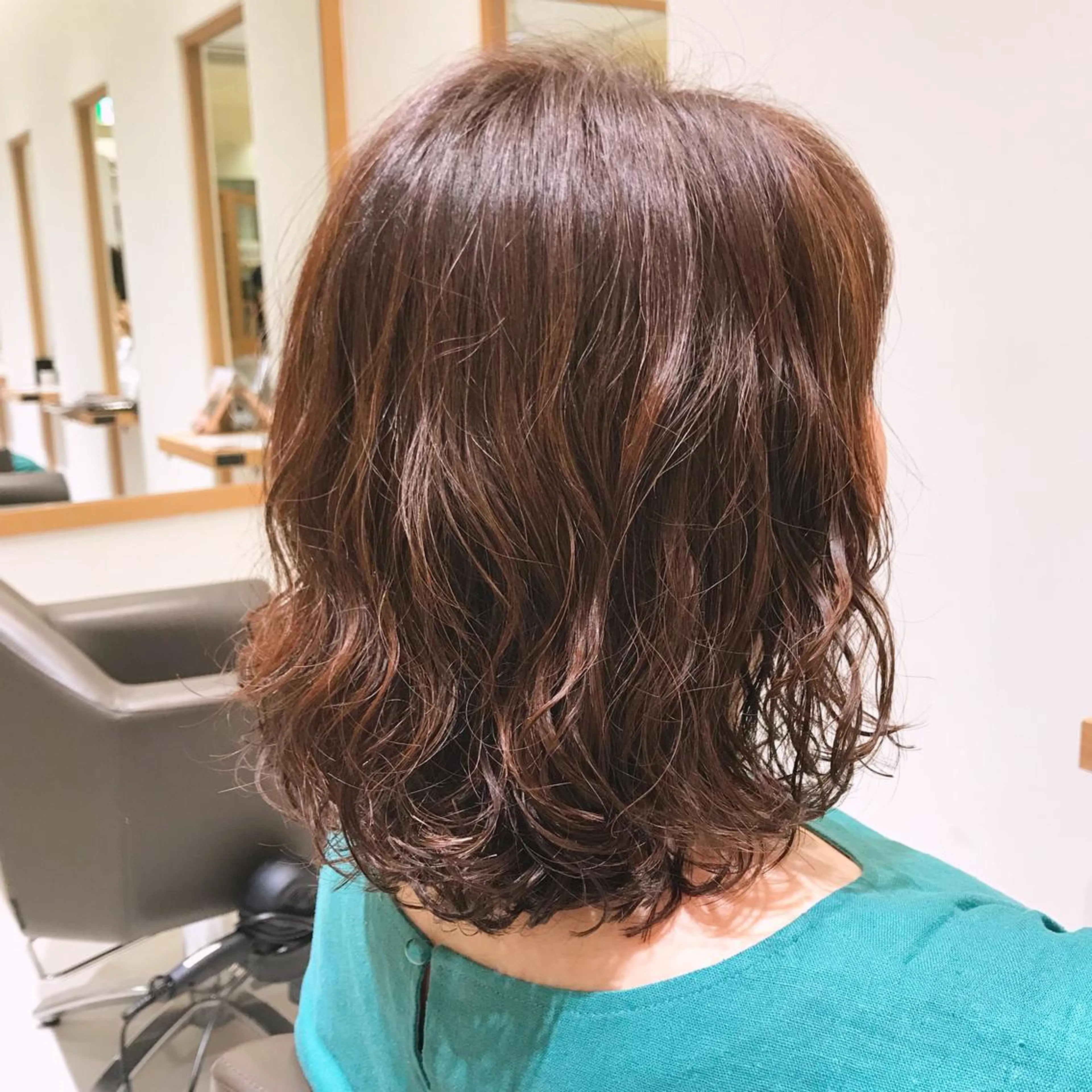 ミディアム パーマ ミディアムパーマ 大場 優のヘアスタイル