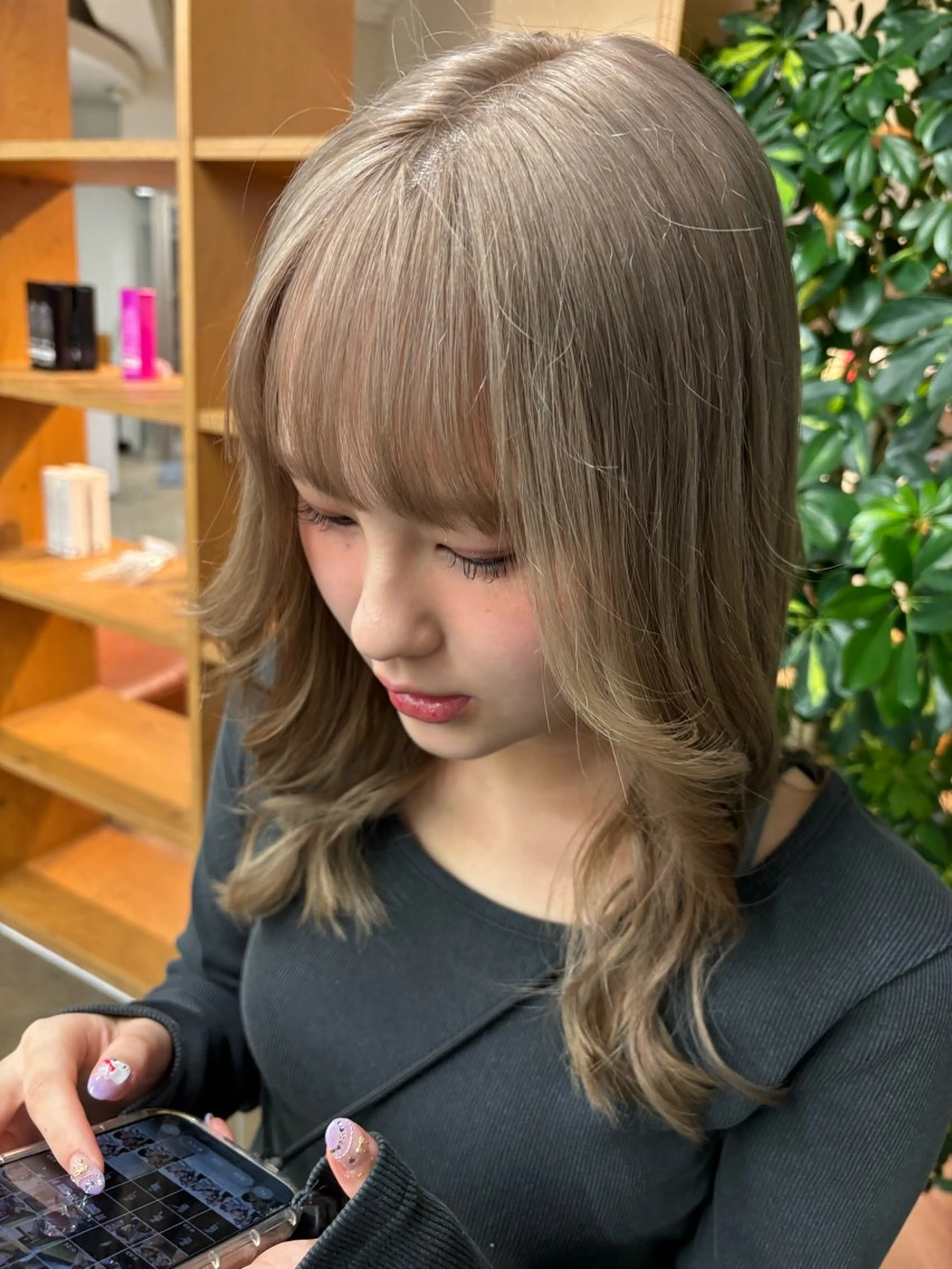 ブリーチ２回➕カラー➕𝐀𝐮𝐣𝐮𝐚2️⃣𝐒𝐓𝐄𝐏トリートメント🥦🟩の写真