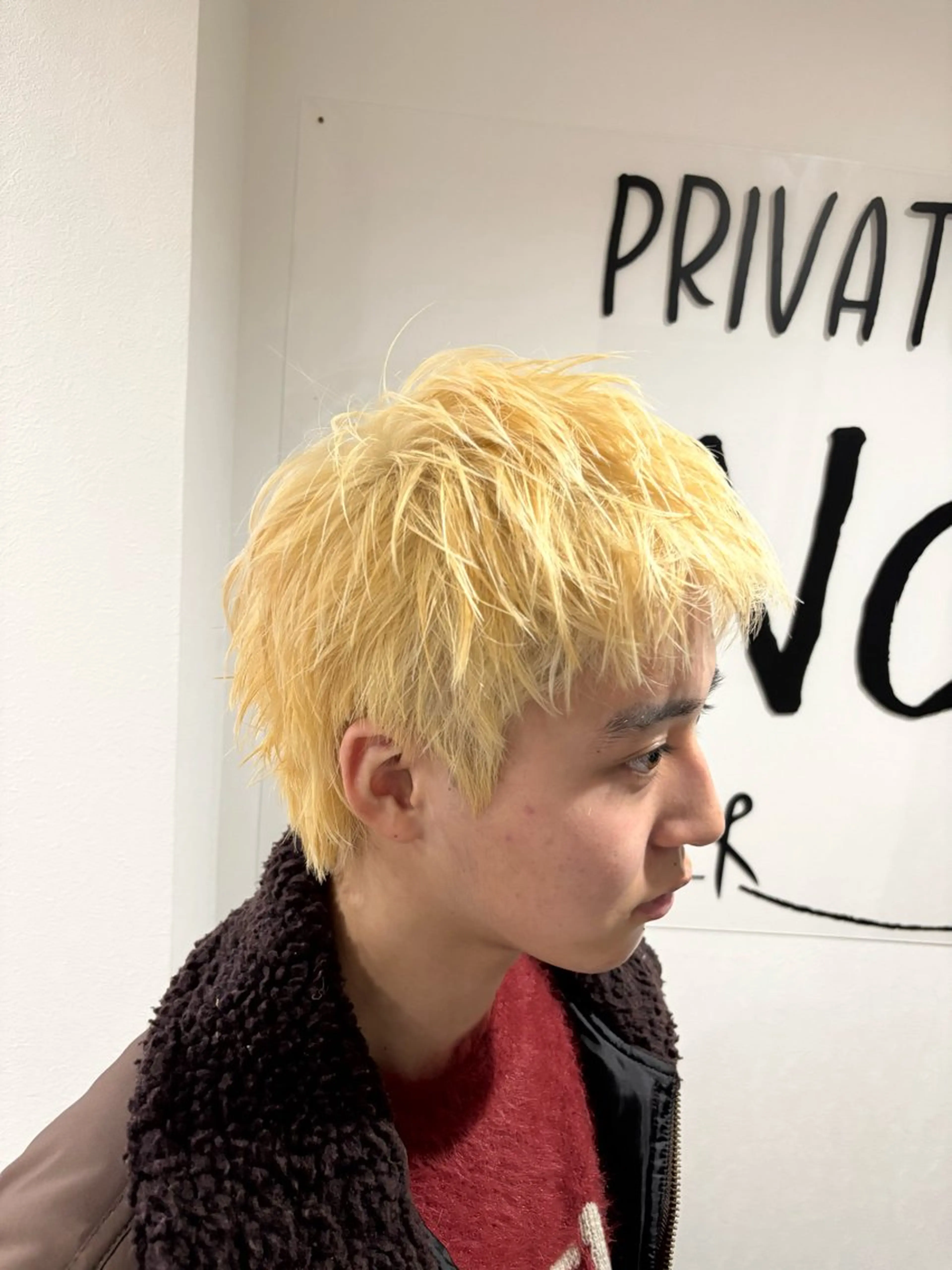 ショート カラー メンズ スパイキーショート ブロンド ショートヘア カット ヘアカラー トリートメント RAIA💎ケア ブリーチ＆パーマ💎のヘアスタイル