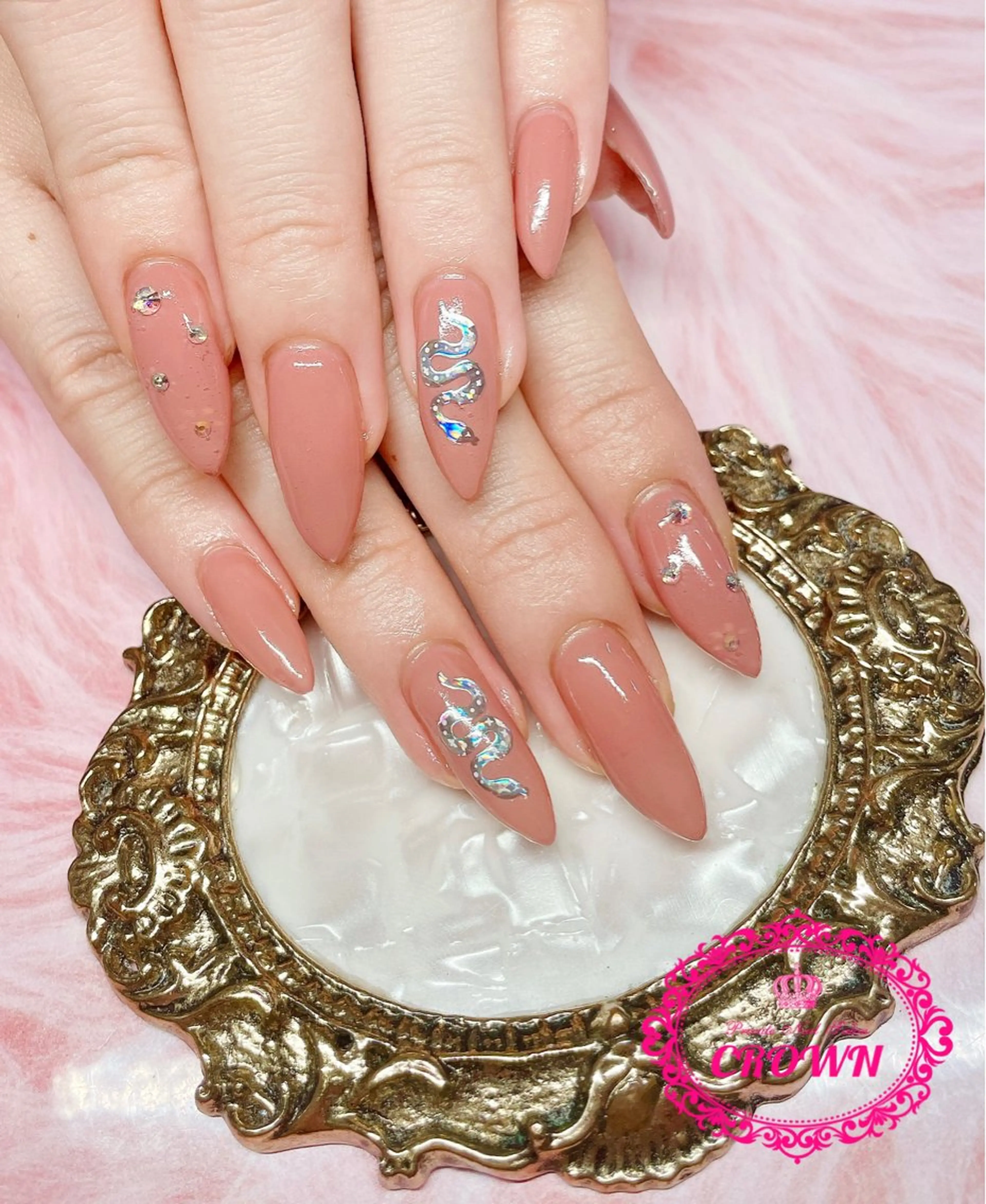 ネイル CROWN プライベートサロンのネイルデザイン