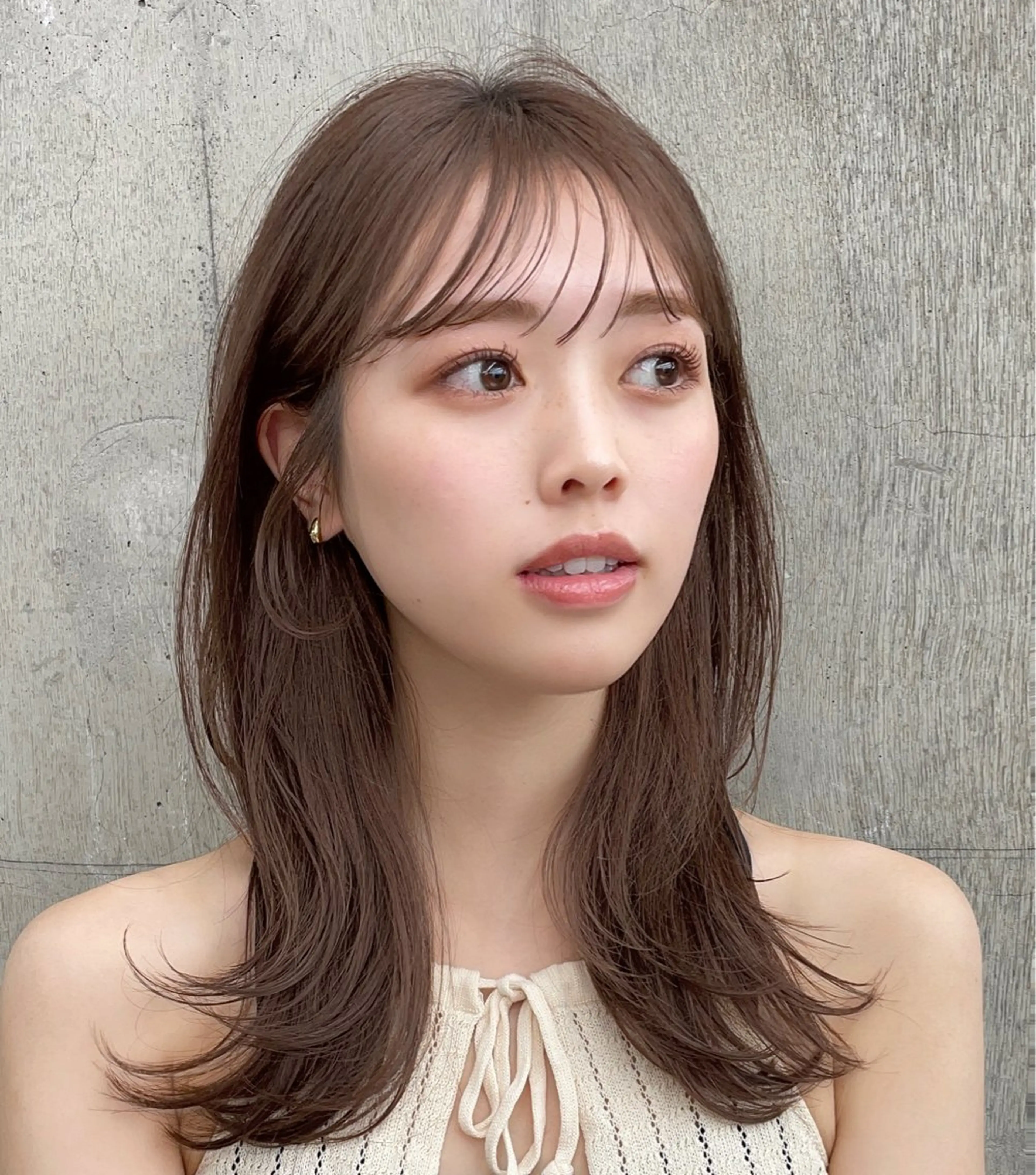 ミディアム カラー ヘアアレンジ ベージュカラー レイヤーカット カット ヘアカラー トリートメント ヘッドスパ ヘアセット 【柔らか透明感✨/ 似合せ前髪】大石葉月のヘアスタイル