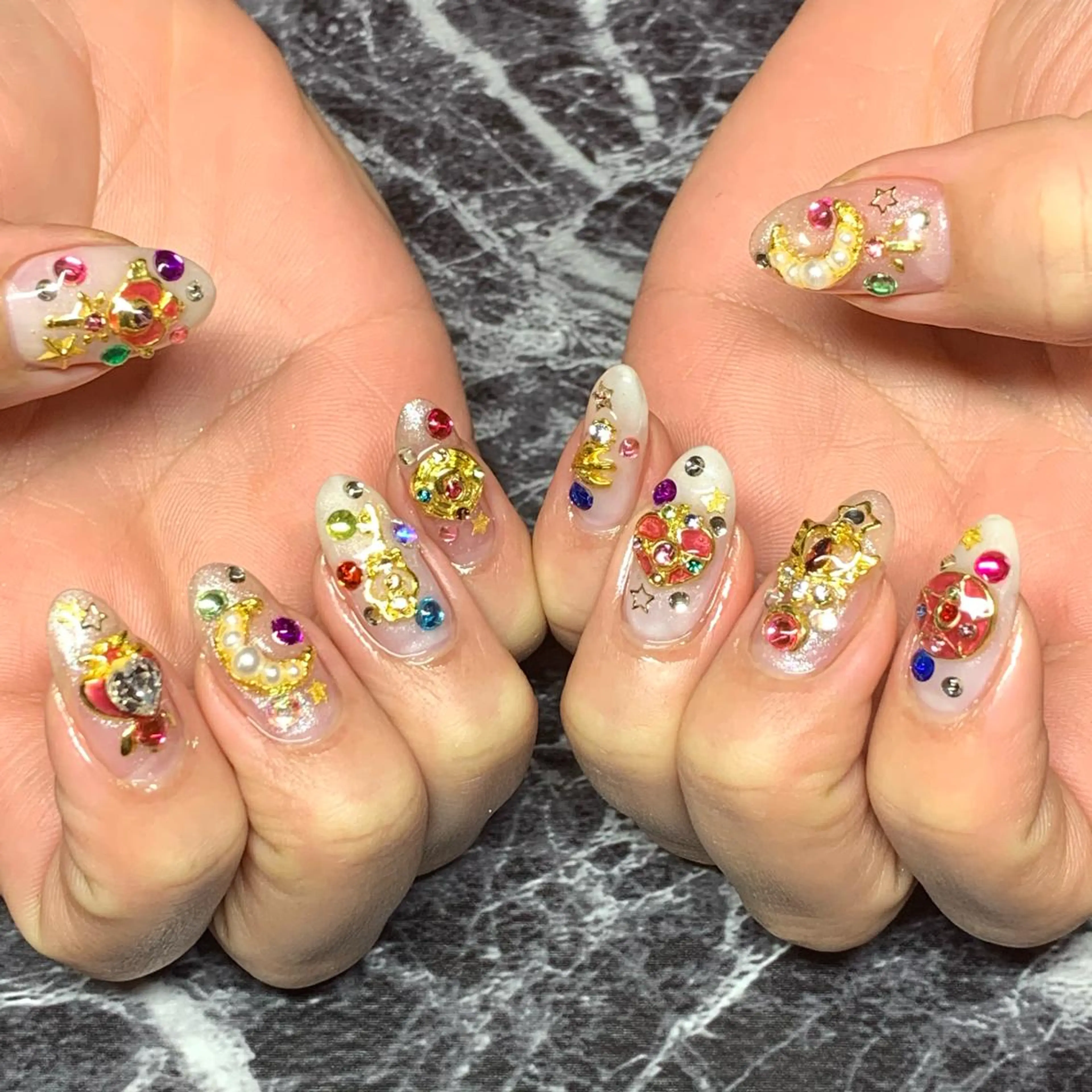 ネイル RuxuryNail ／RiAnnaのネイルデザイン