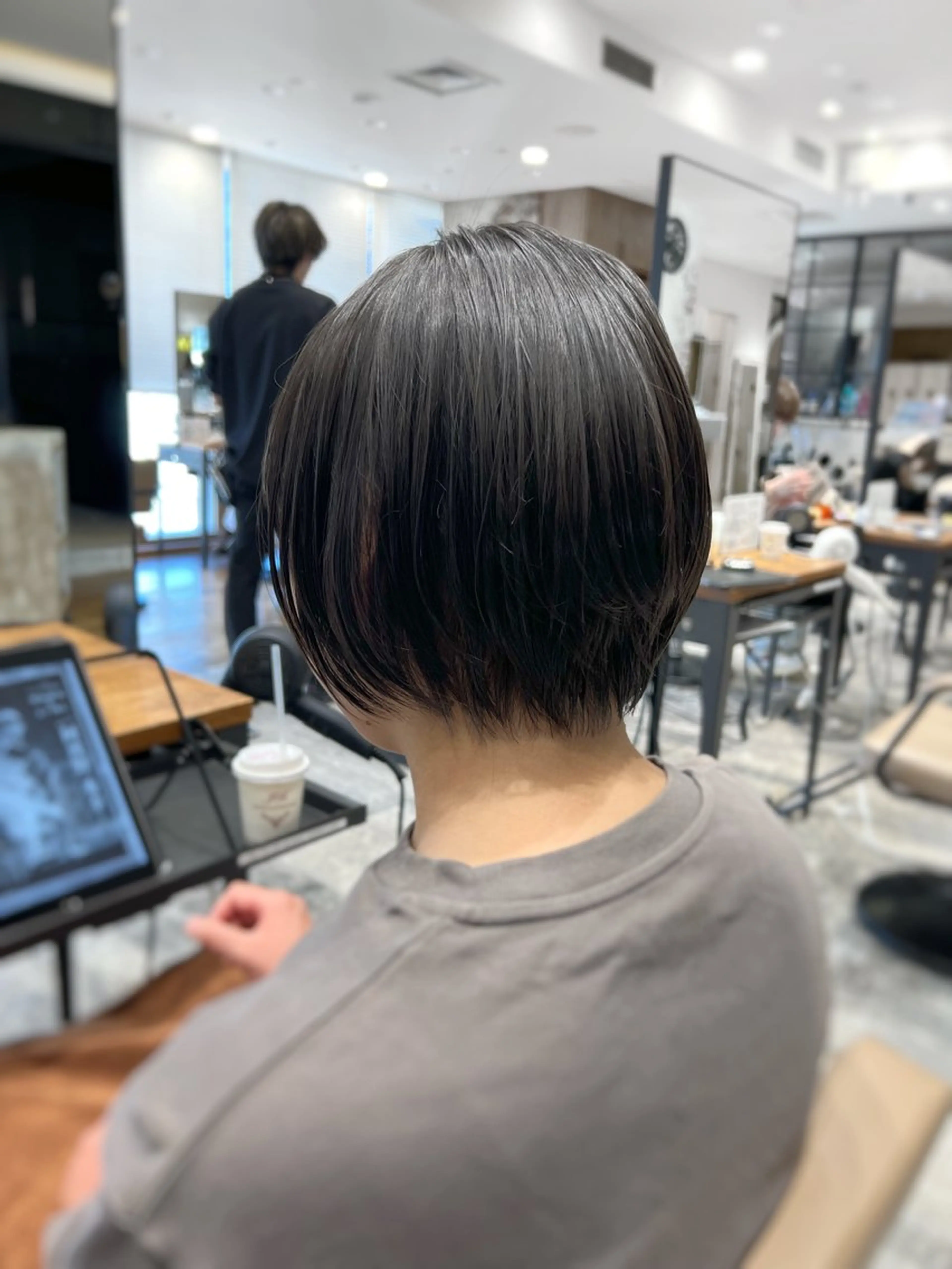 ショート カット トリートメント 💍新宿ショート 💍岩田莉奈のヘアスタイル