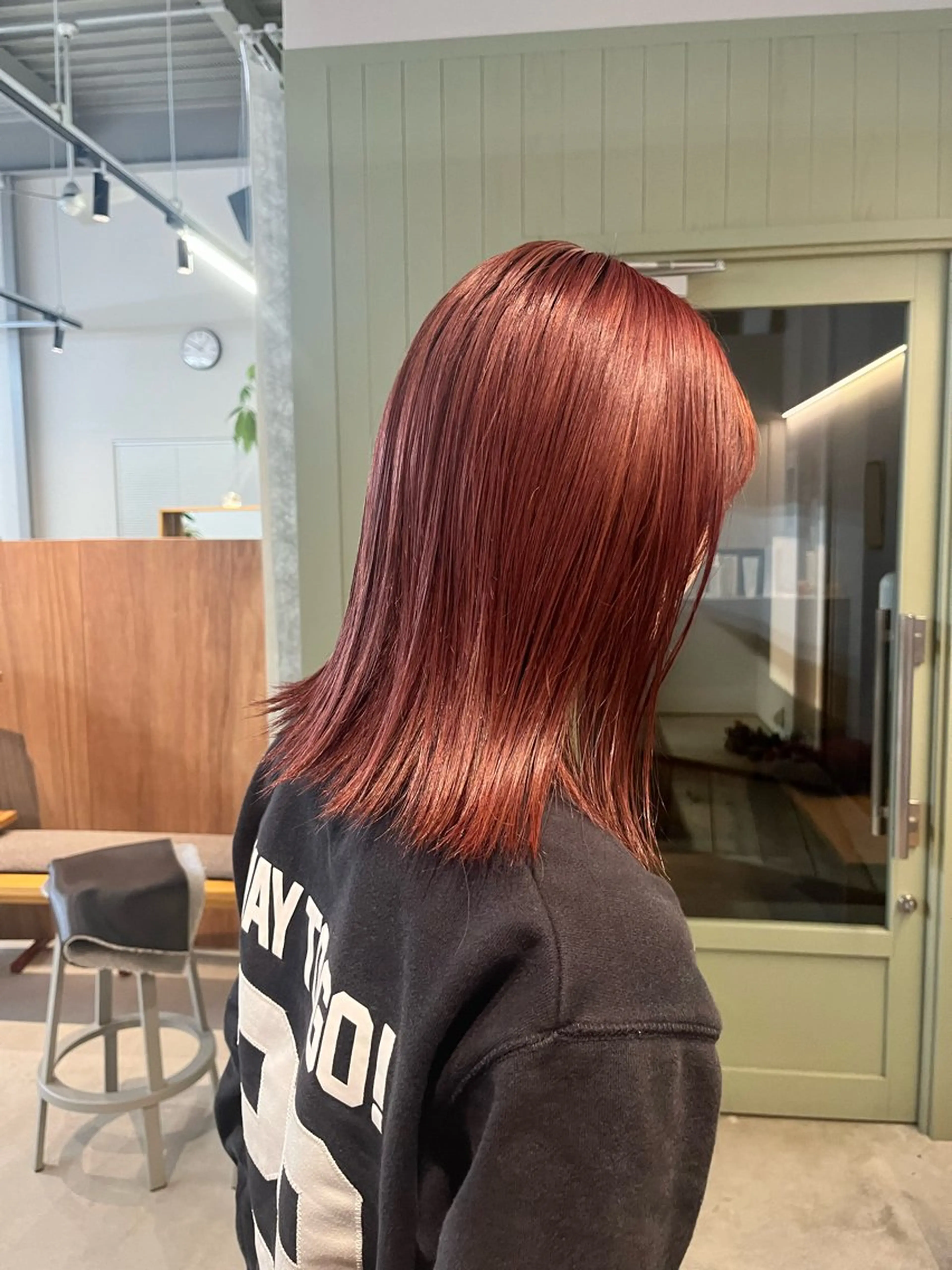 ミディアム 石黒 良華のヘアスタイル