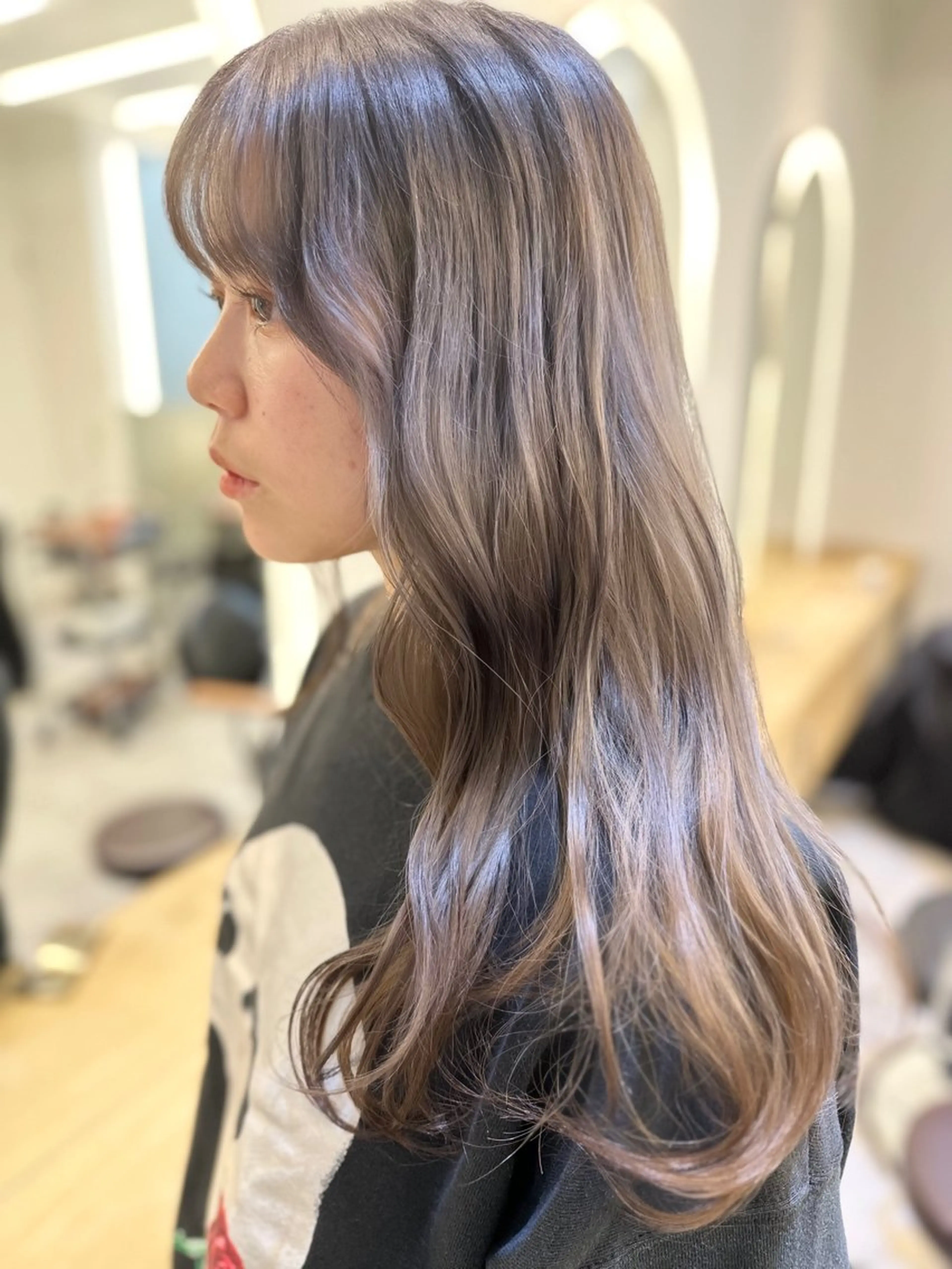 カラー MIYU 原宿 透明感カラーのヘアスタイル