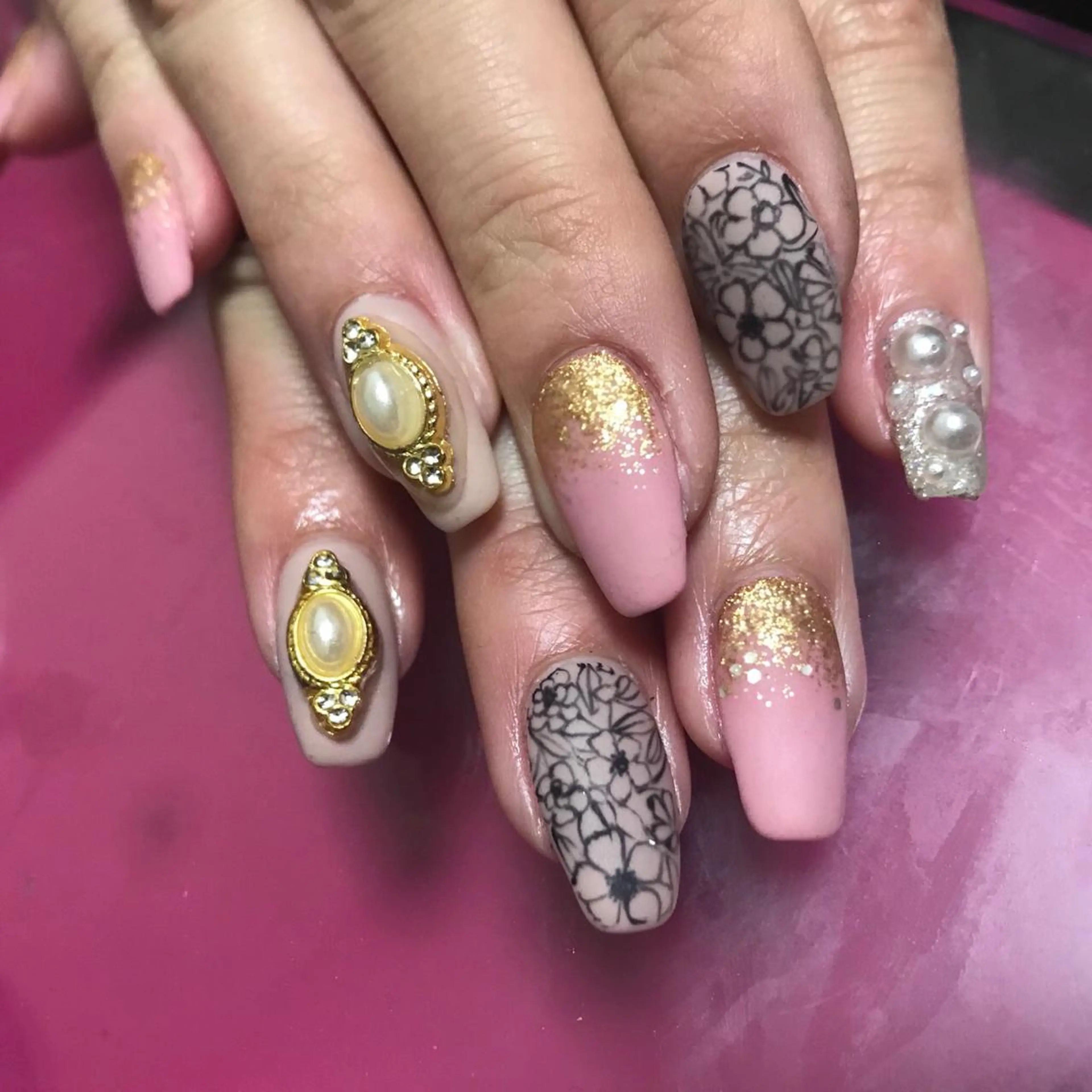 ネイル マルサンカクシカク所属・○△□ 守口市のネイルデザイン