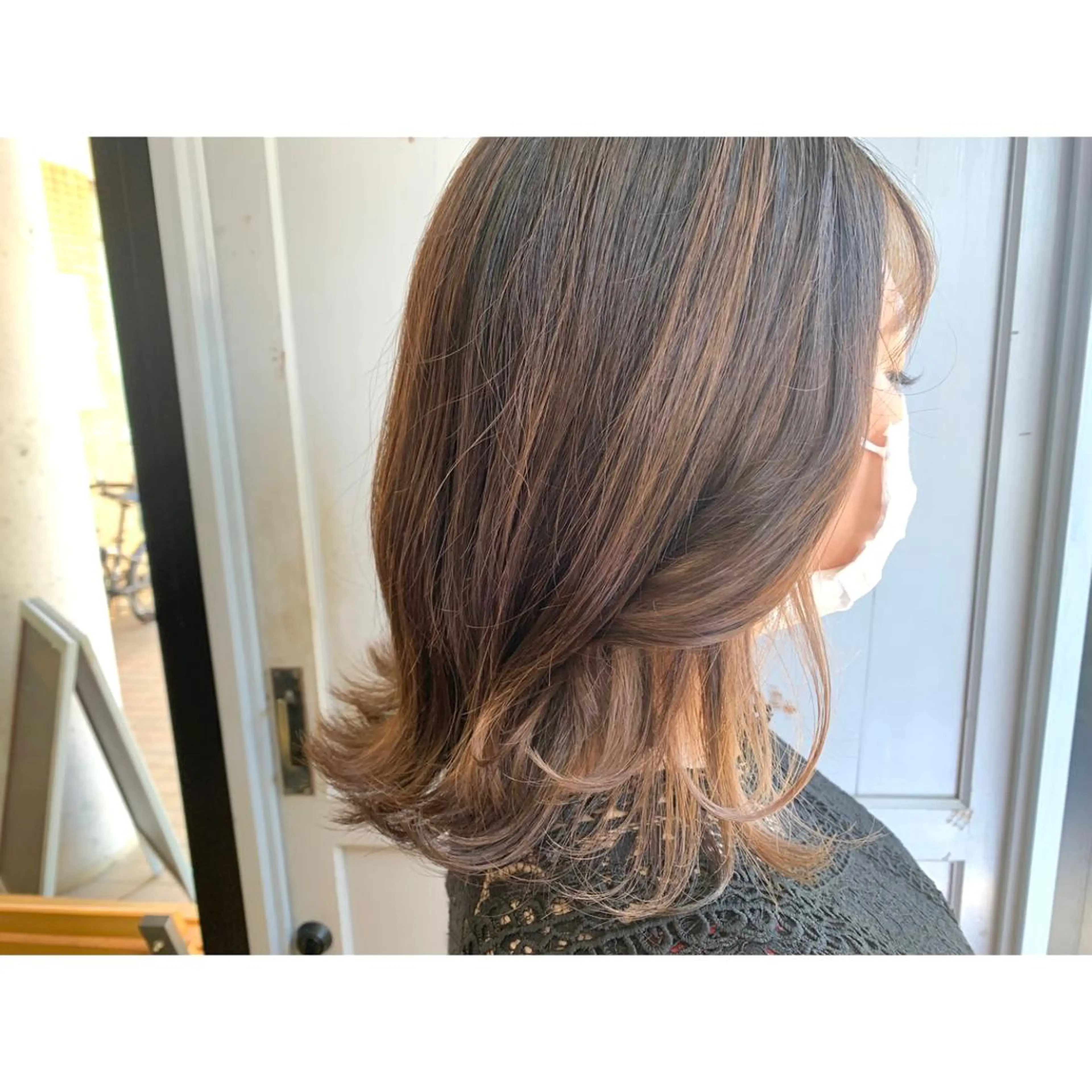 ミディアム カラー ベージュカラー ヘアカラー トリートメント ツキダテ ユイのヘアスタイル