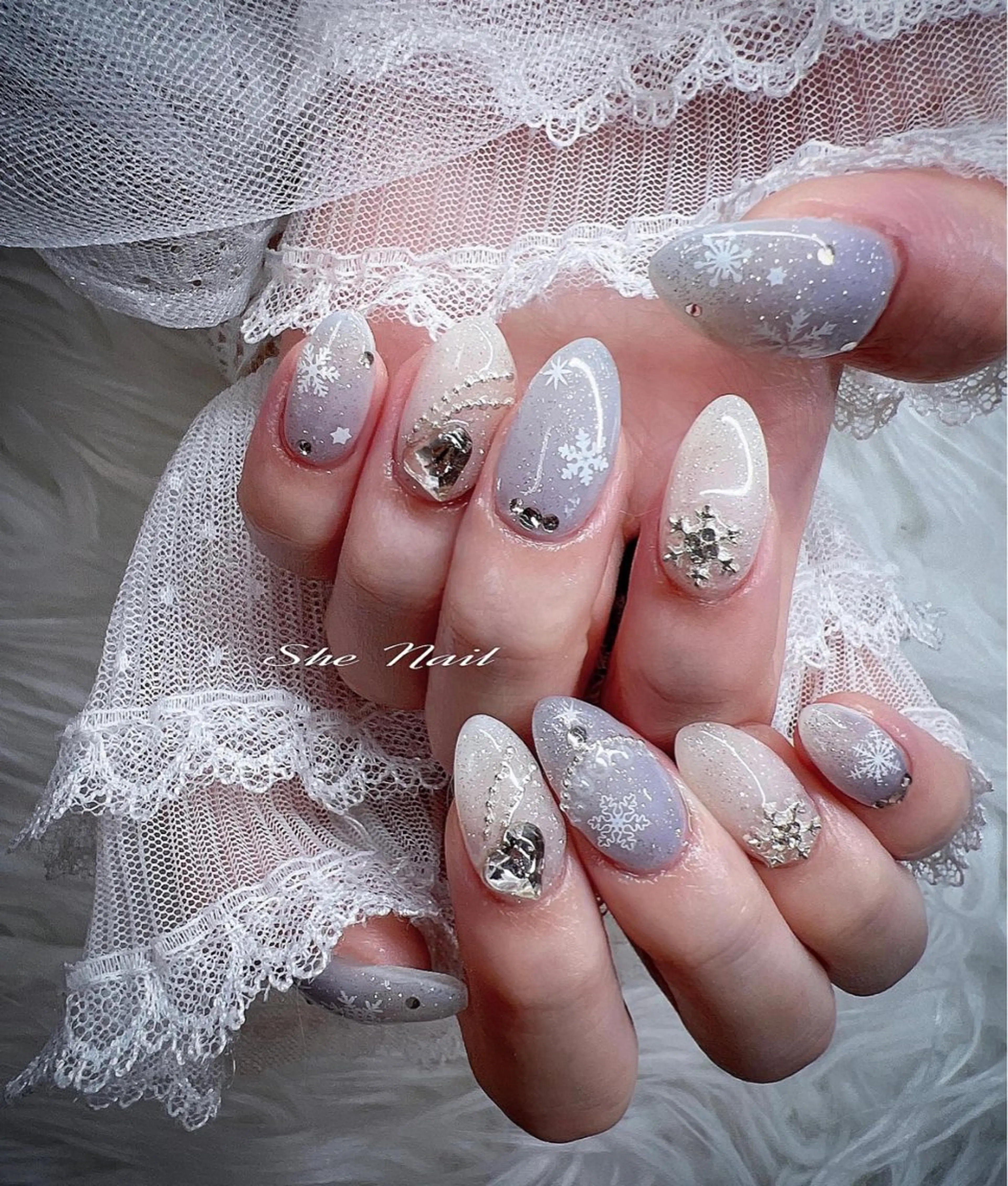 ネイル チークネイル 長さ出し フレンチネイル ガラスフレンチ キラキラネイル ハンドネイル She   Nail所属・ISA_ BELLAのネイルデザイン