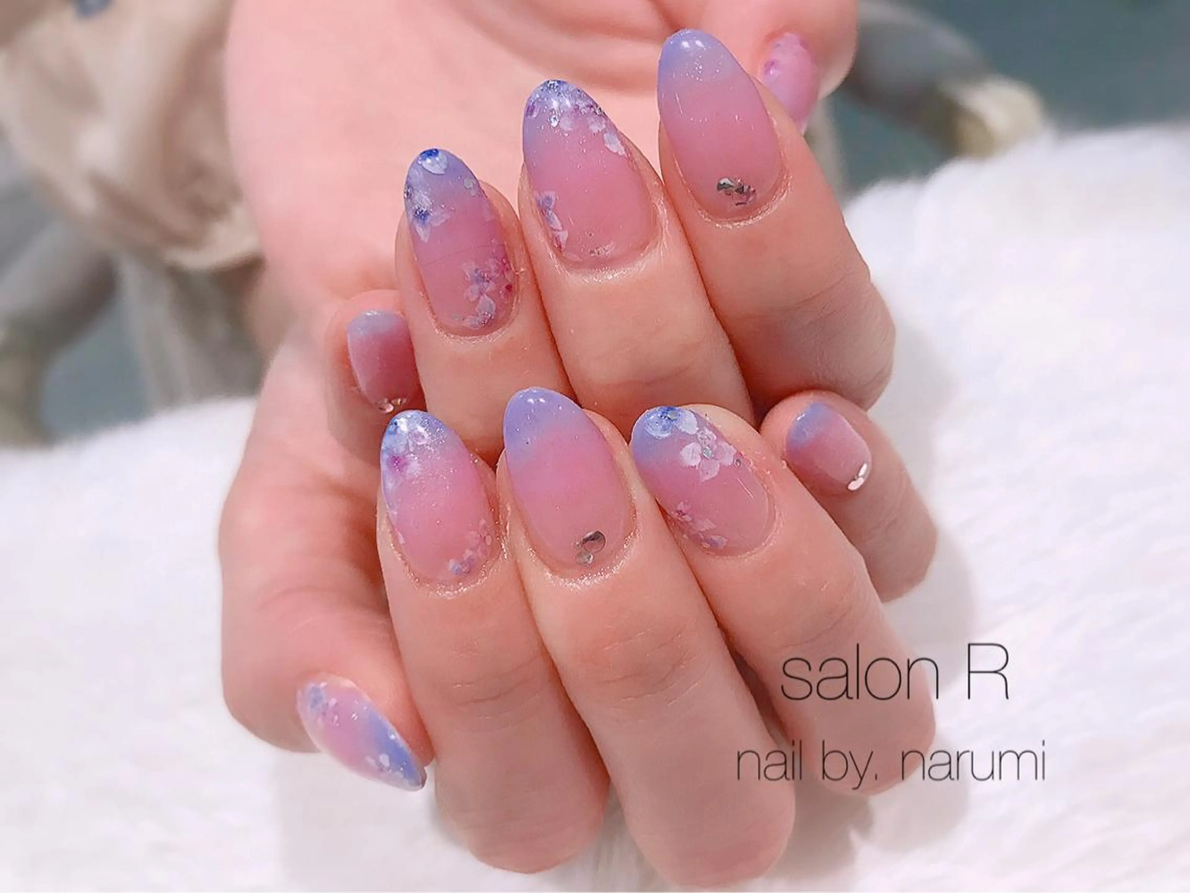 ネイル ブルー グラデーション パープル Re Pearl～コーディネートサロン～ 市駅前店所属・NARUMI HYODOのネイルデザイン