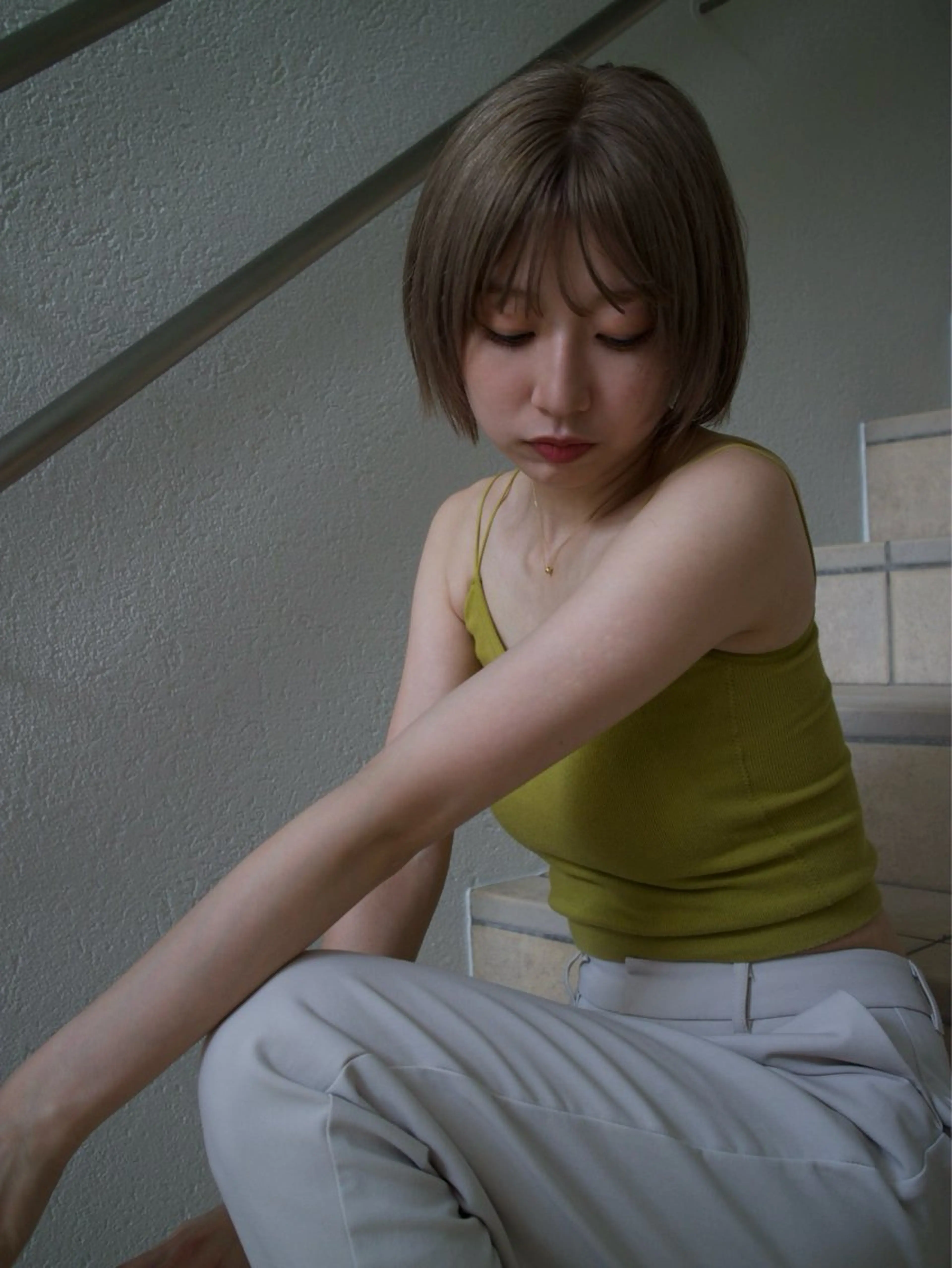 ショート ヘアアレンジ mina / 透明感ベージュカラーのヘアスタイル