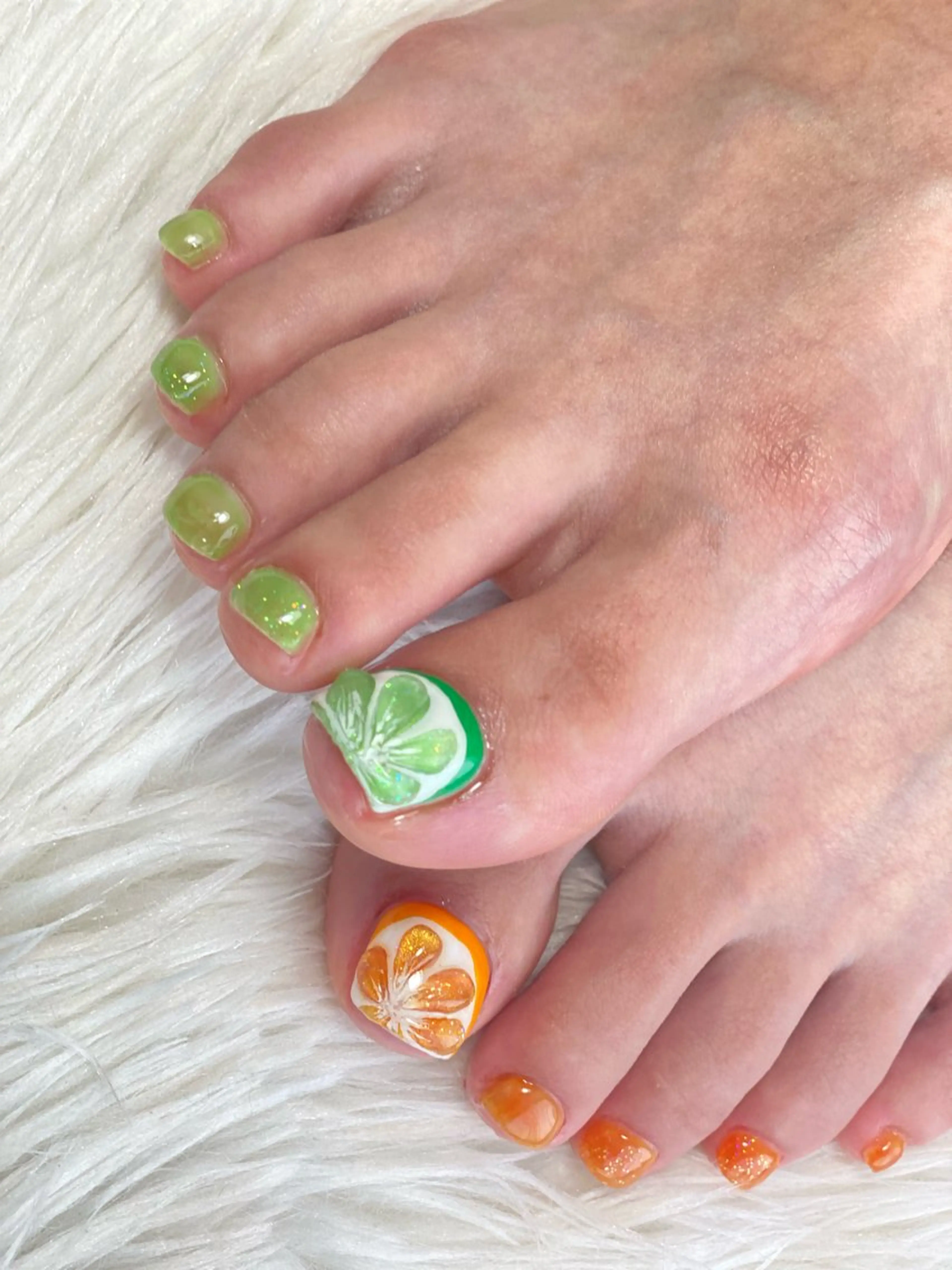 ネイル フットネイル グリーン オレンジ 夏ネイル Esthetic Will所属・will 有希のネイルデザイン