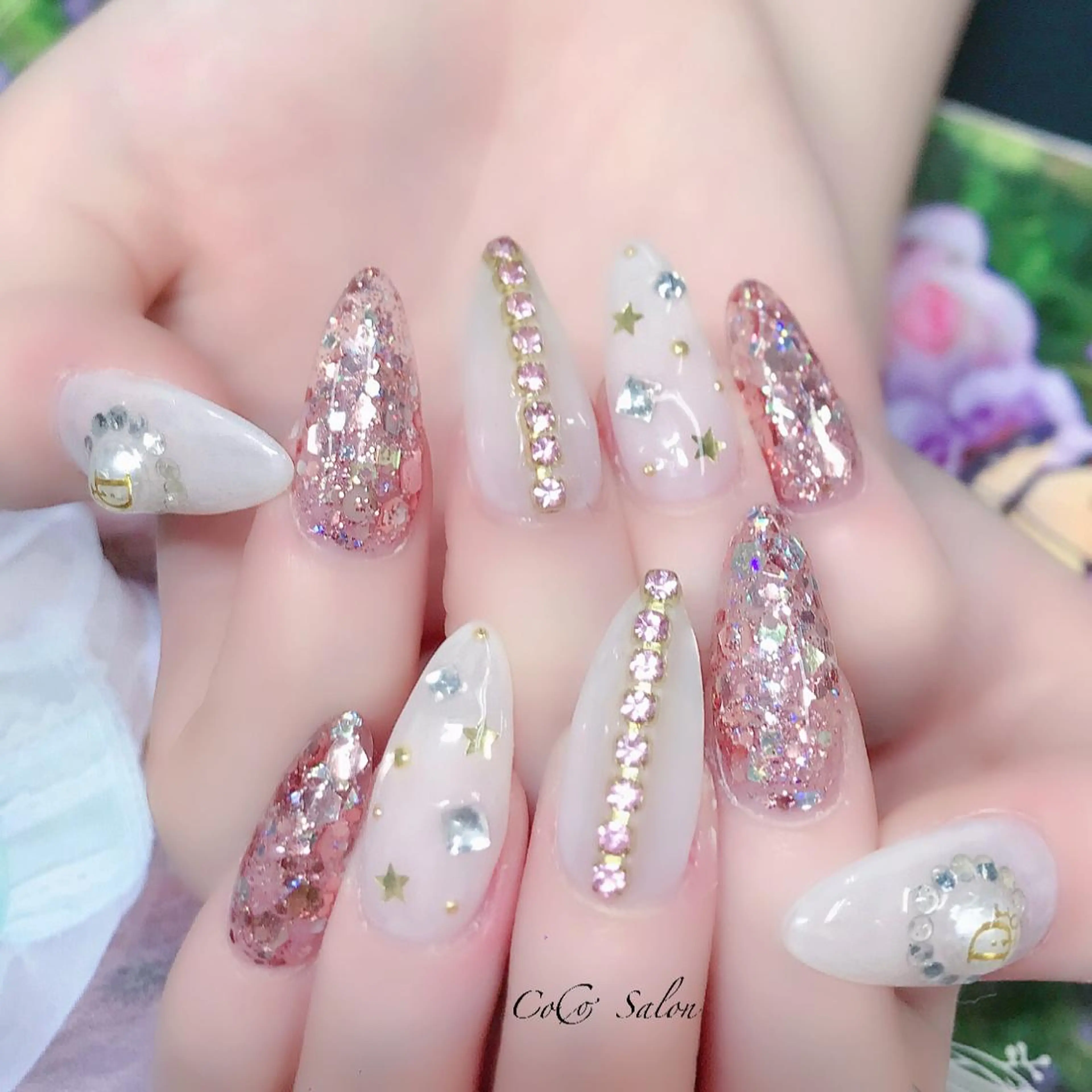 ネイル 長さ出し ジェルネイル ゴールド ホログラムネイル キラキラネイル CoCoSalon ネイル/まつ毛予約のネイルデザイン