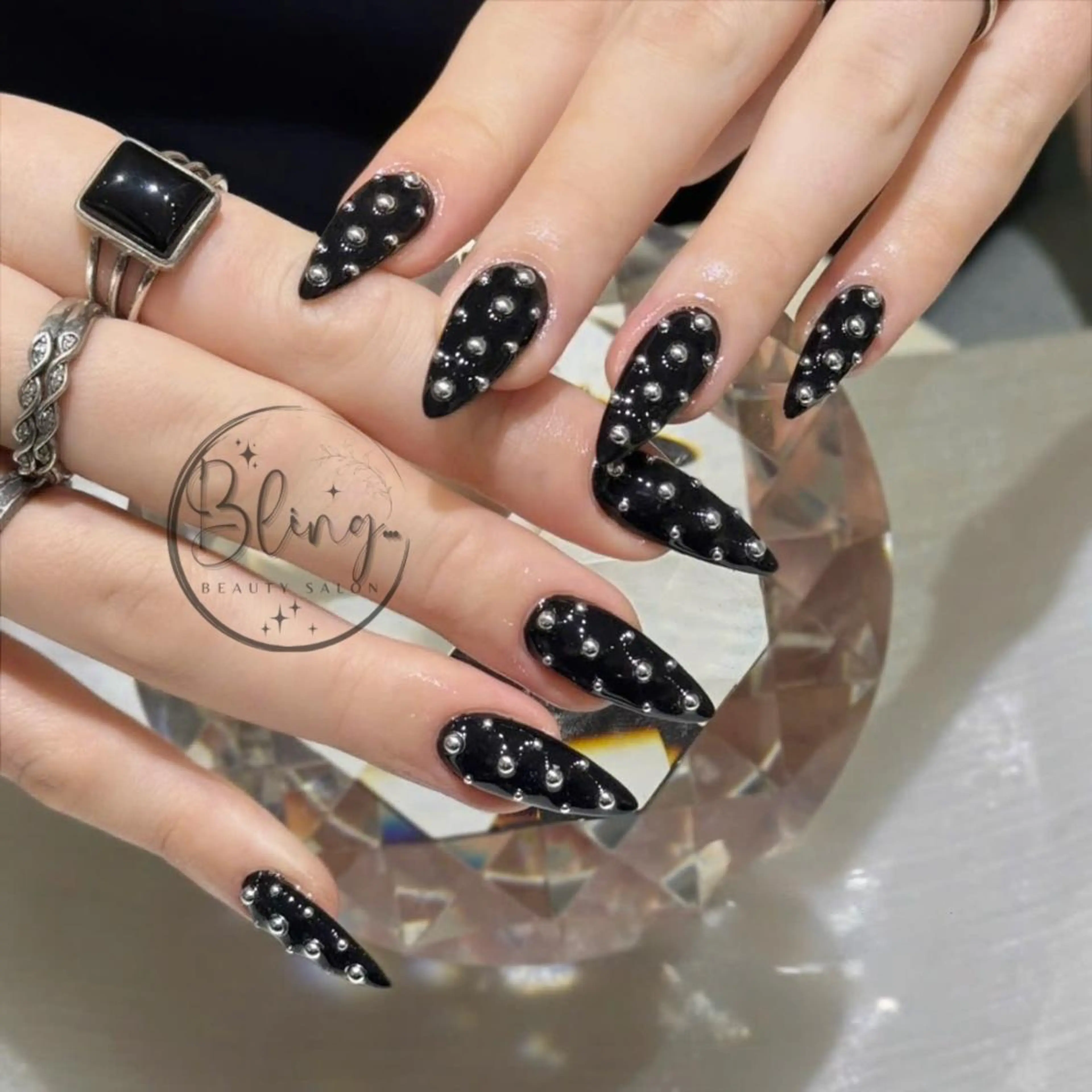 ロング 韓国風ヘア ハンドネイル Bling Salonのネイルデザイン