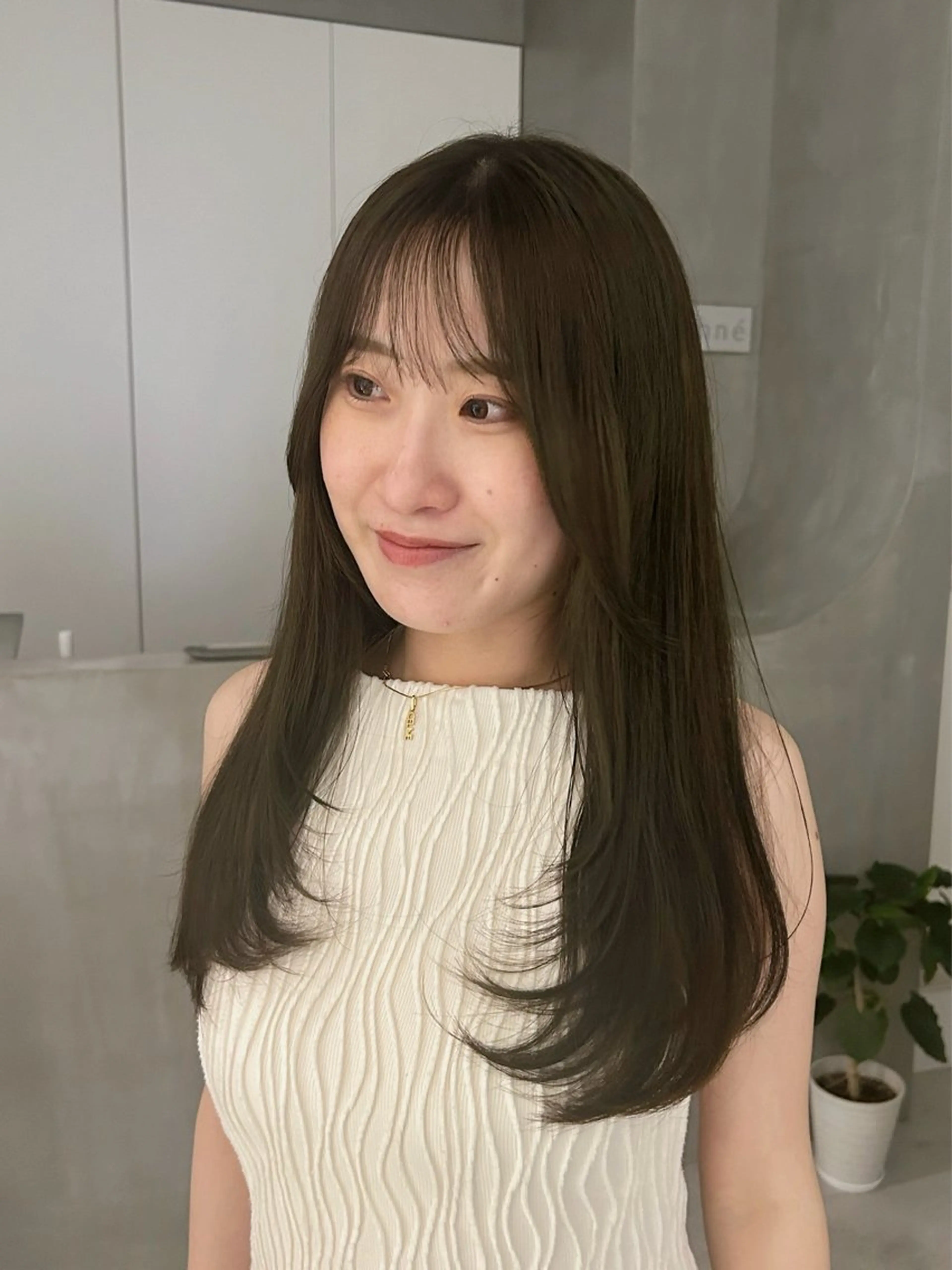 ロング カラー 透明感カラー オリーブカラー レイヤーカット ローレイヤー カット ヘアカラー techné所属・【techné】田丸 翔大のヘアスタイル