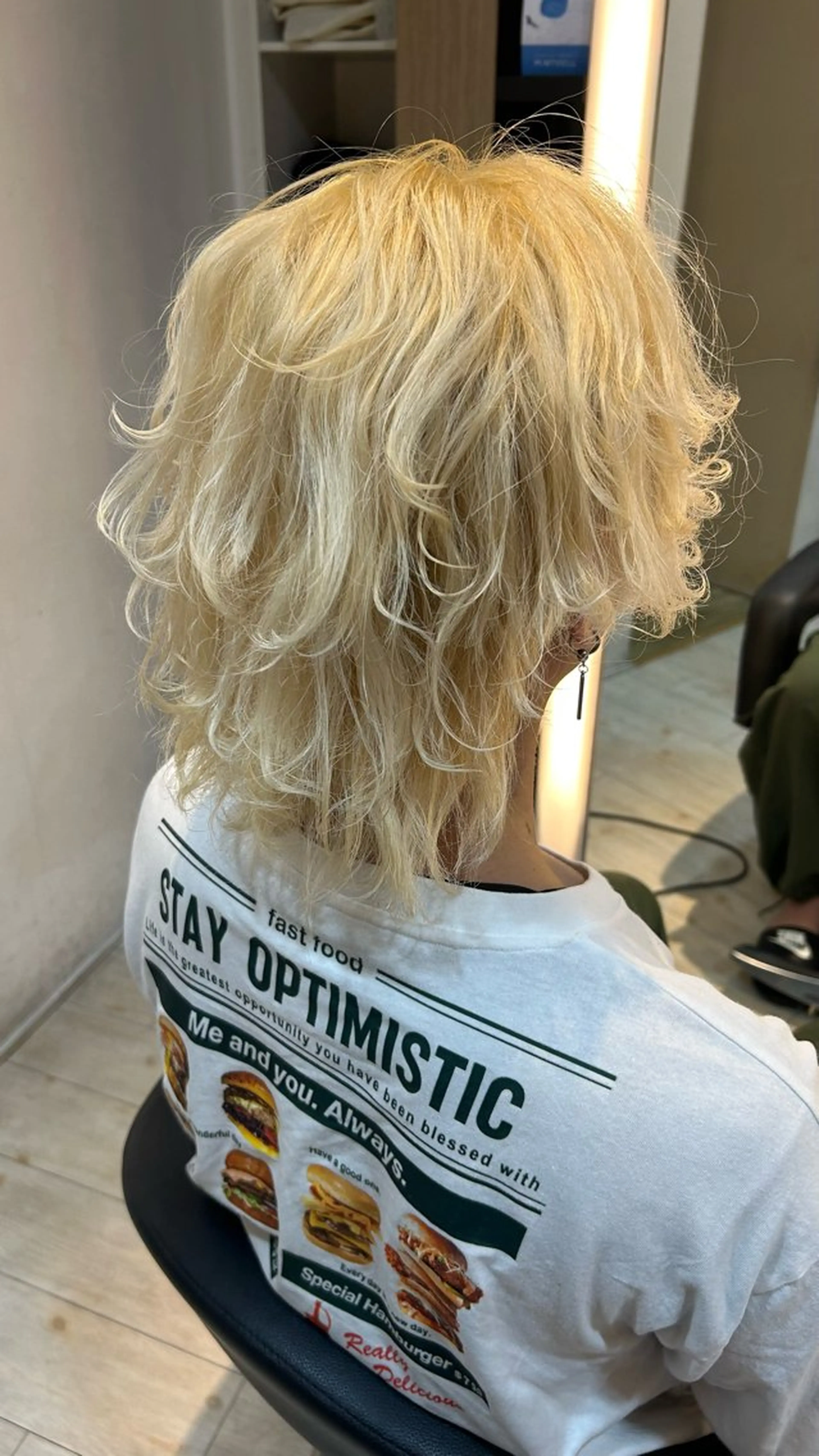 カラー メンズ メンズブリーチ ブリーチ ブロンド ホワイトブロンド カット ヘアカラー トリートメント 有働由良／ハイトーン ／韓国メンズヘアのヘアスタイル