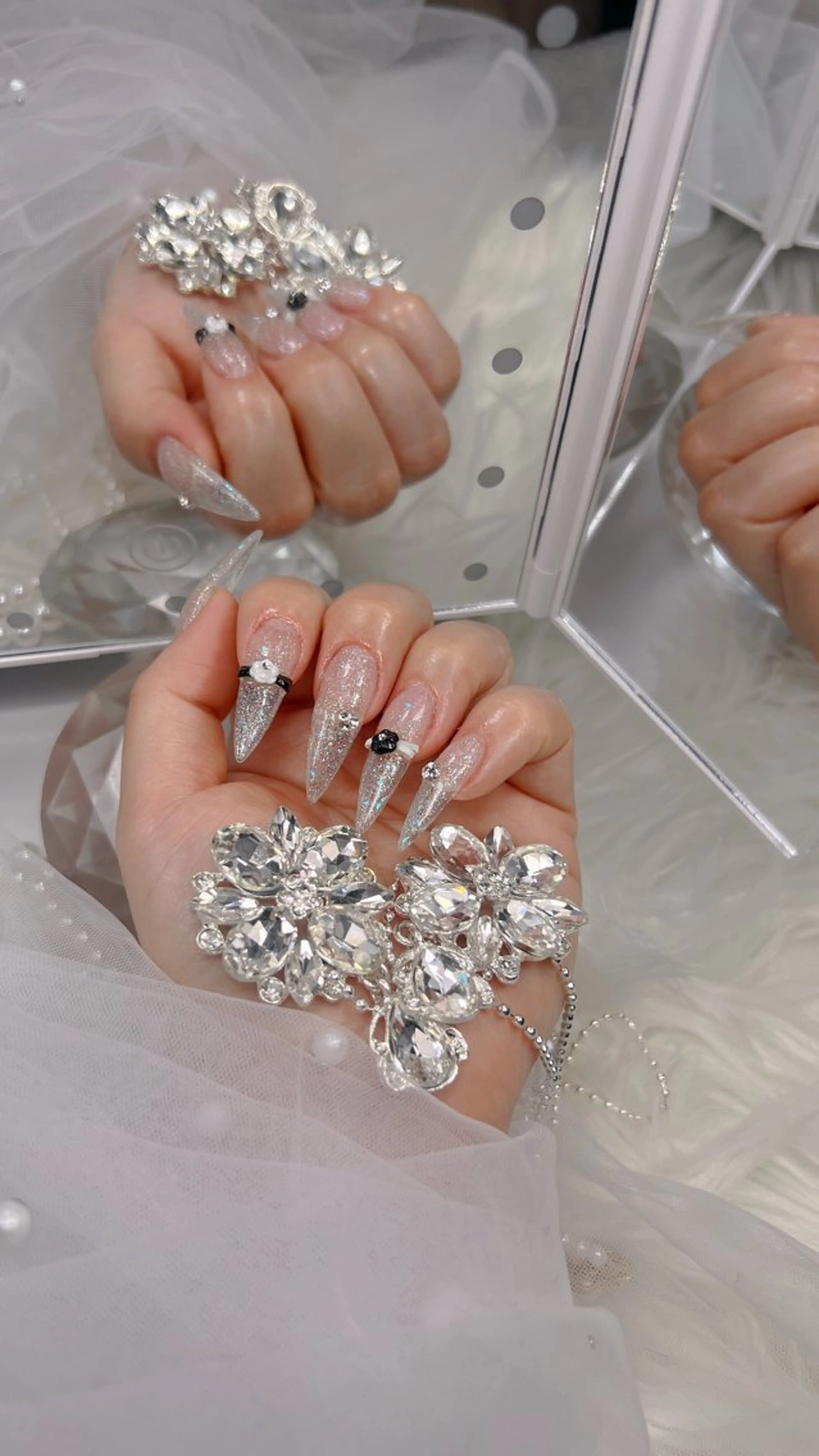 ネイル アートネイル オーロラネイル チークネイル 長さ出し フットネイル ハンドネイル フットネイル ハンドケア Noiranail_ studio川越西口のネイルデザイン