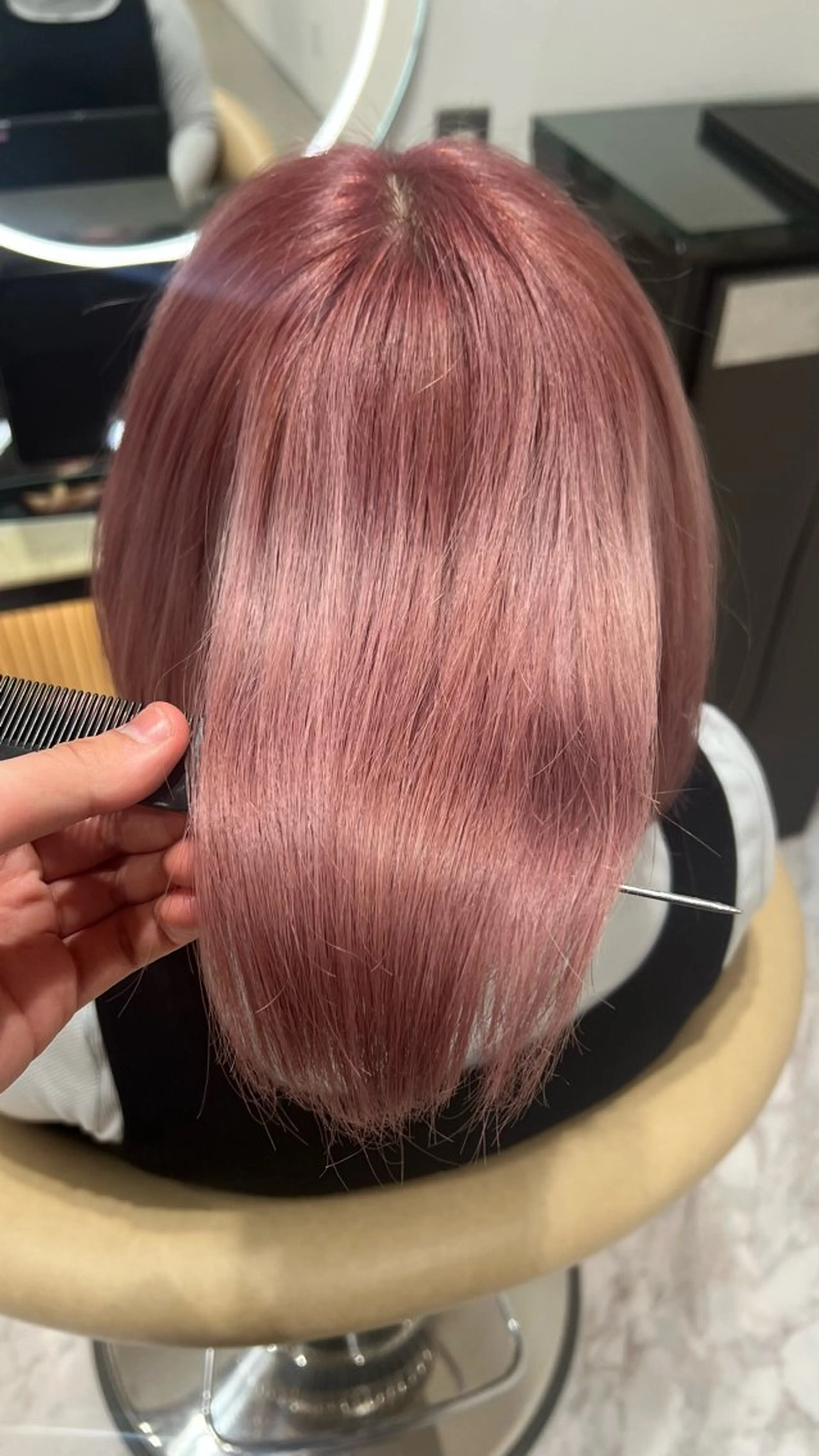 カラー ONE CONCEPT【ワンコンセプト】所属・飯味 華菜のヘアスタイル