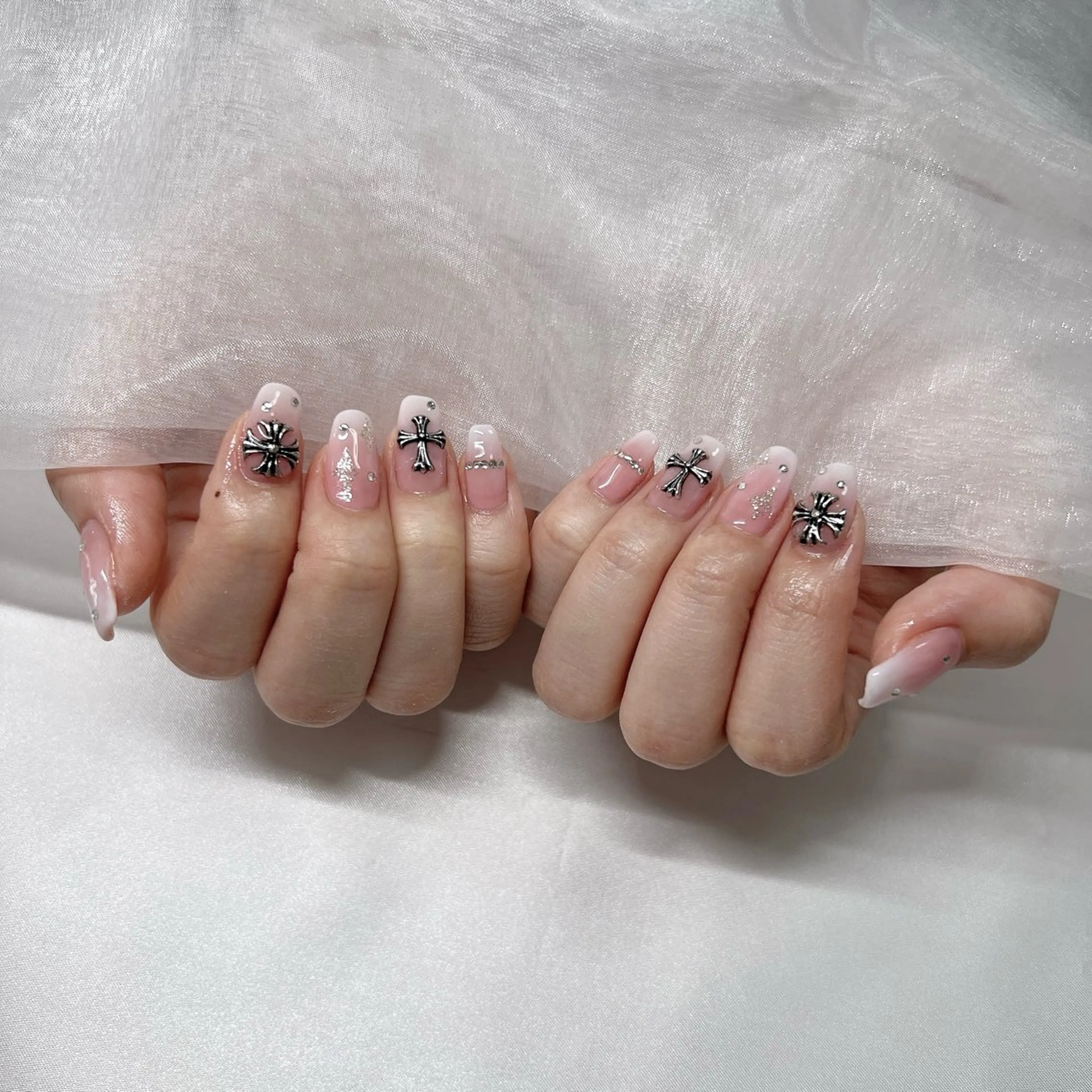 ネイル ジェルネイル 韓国ネイル ラメ(グリッター) マグネットネイル ミラーネイル ハンドネイル -nail salon-Reward所属・nail salon Rewardのネイルデザイン