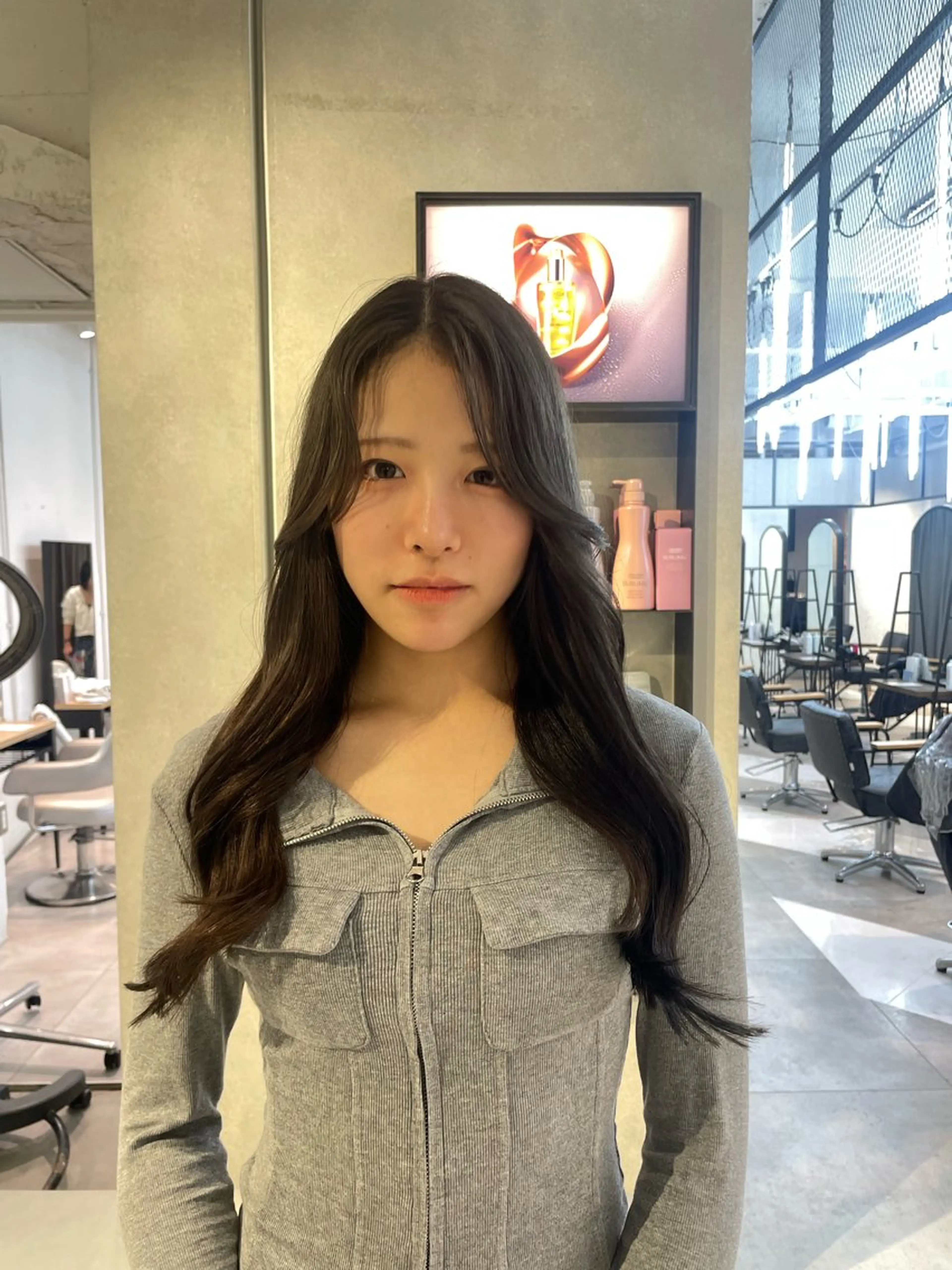 セミロング カラー ヘアカラー 🌟暖色系ハイトーン 🌟AIのヘアスタイル