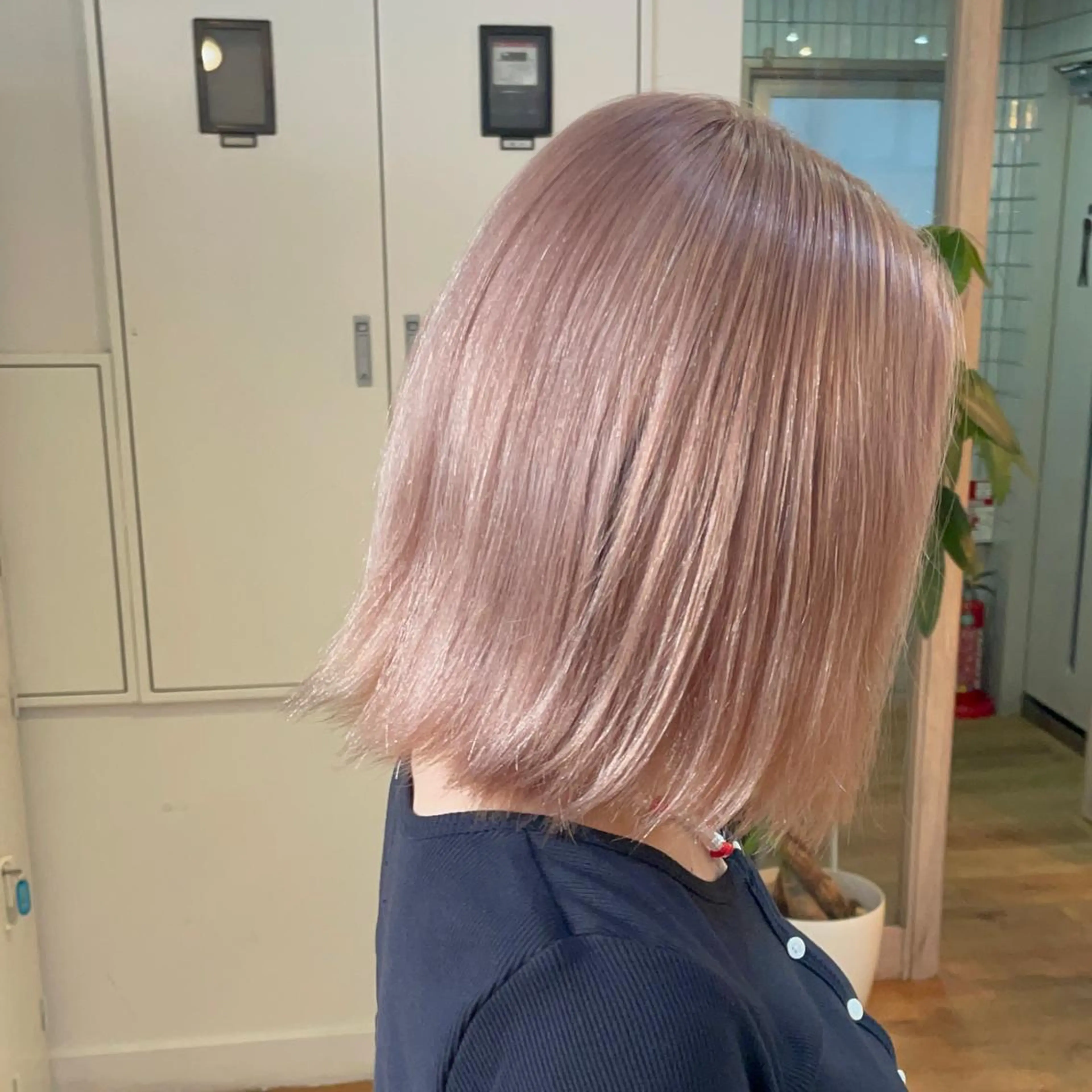 ミディアム 🇰🇷ハイトーン× 韓国レイヤー레이어드のヘアスタイル