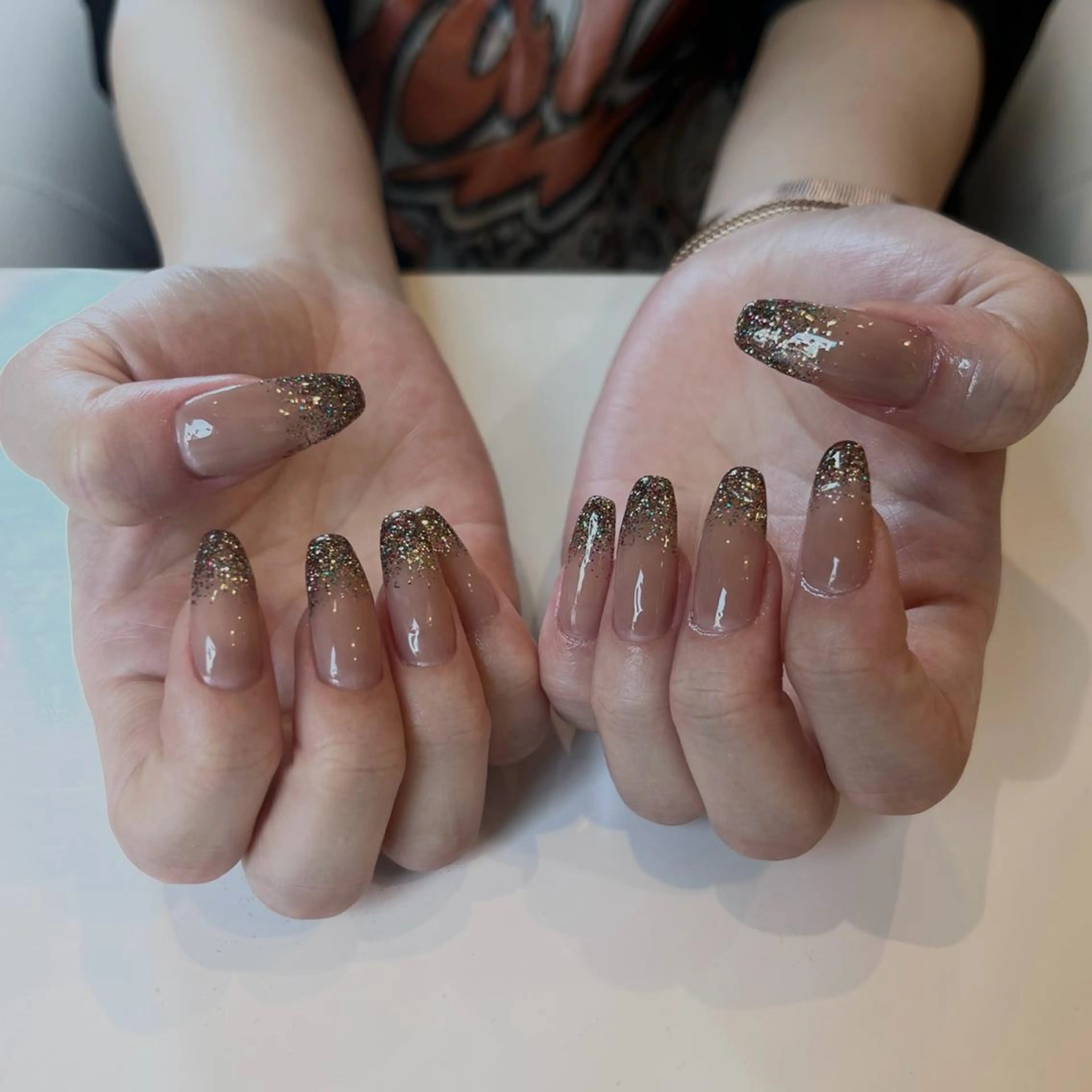 ✴︎オフ無　ラメグラの写真