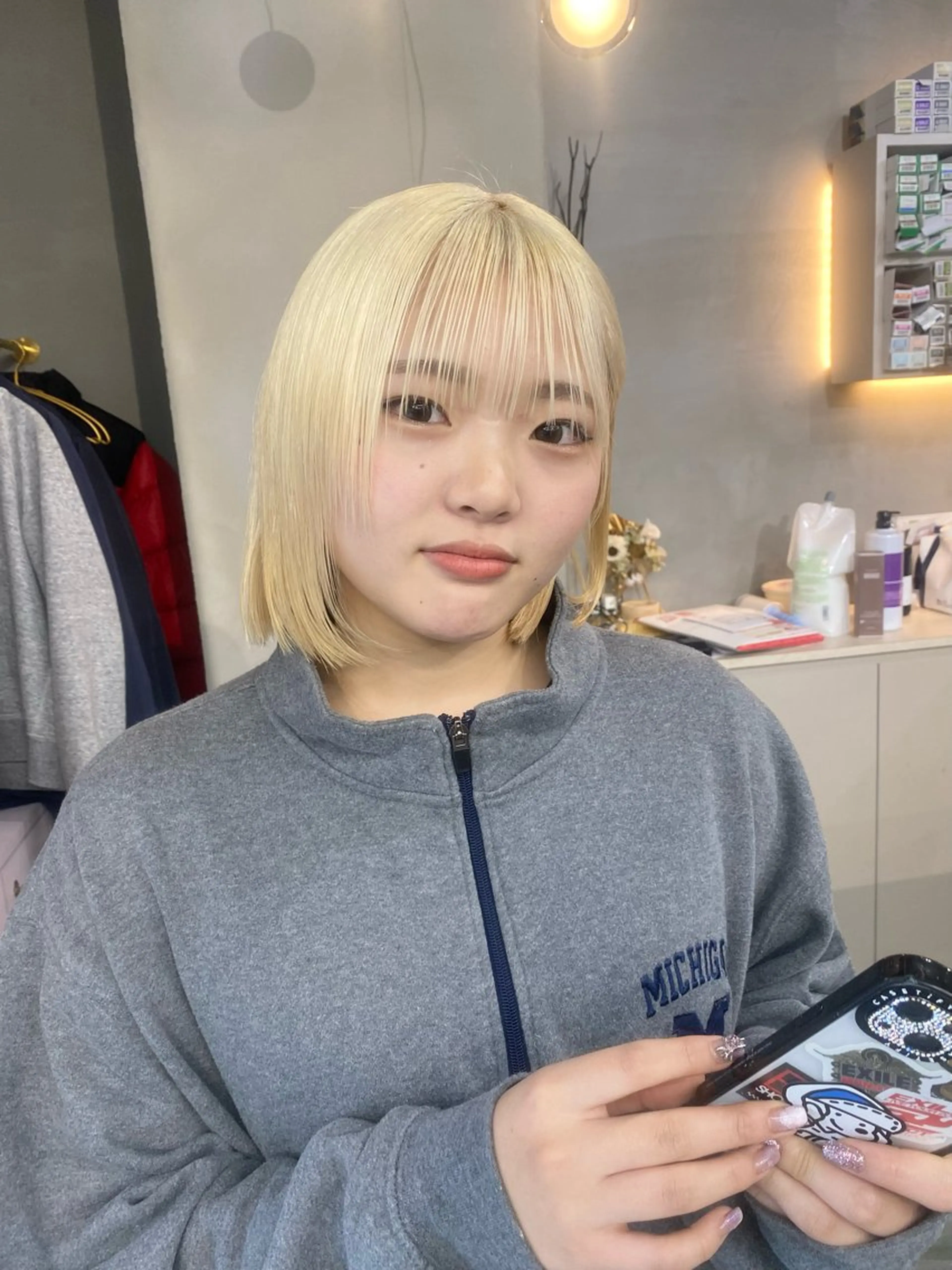 ショート カラー ヘアカラー qulim所属・前橋 姫奈のヘアスタイル