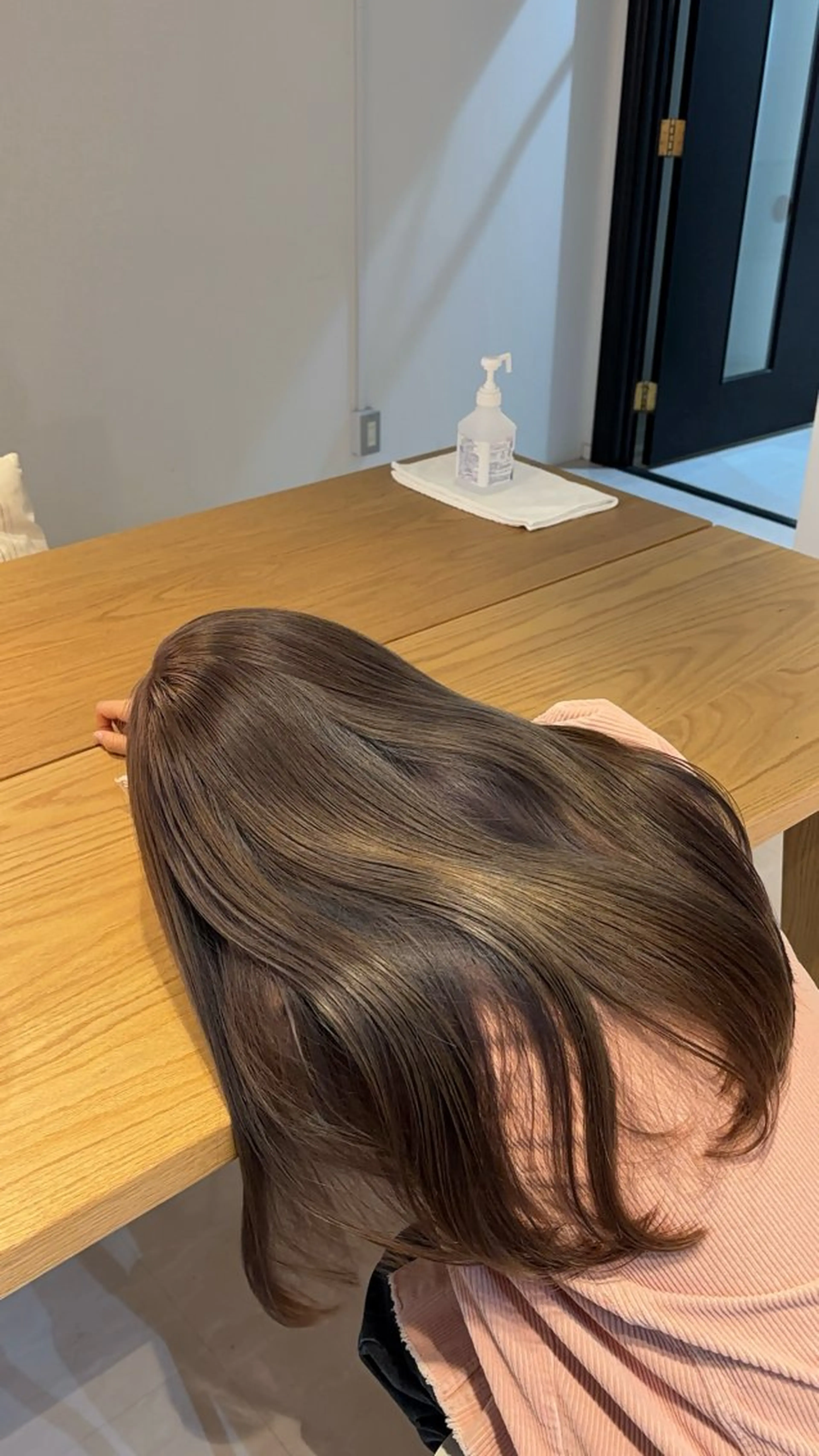 セミロング ヘアカラー 瀬戸 杏珠のヘアスタイル