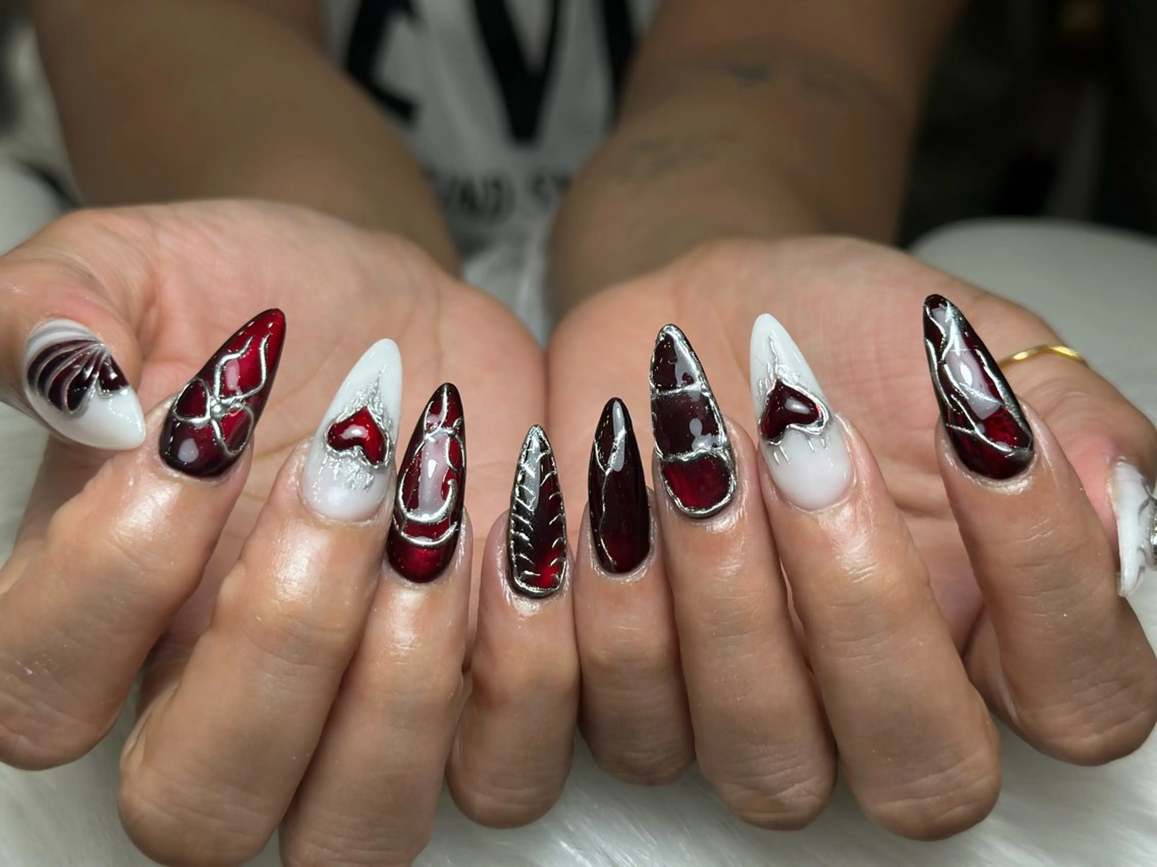 ネイル フレンチネイル グラデーション 韓国ネイル マグネットネイル シンプルネイル ハンドネイル CoMo Nail Studio所属・CoMo Nailのネイルデザイン