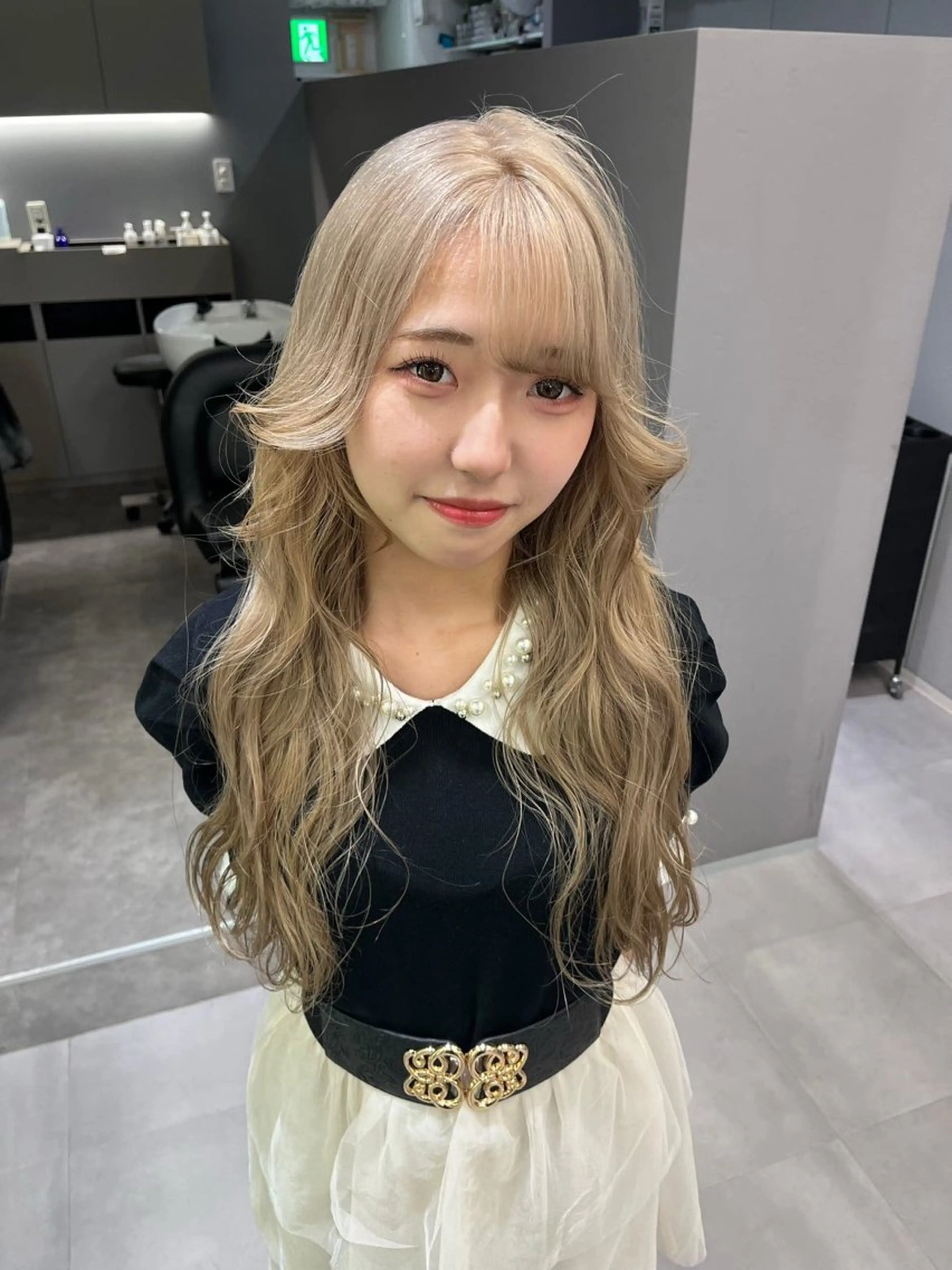 ロング Lote.所属・mei ブリーチのヘアスタイル