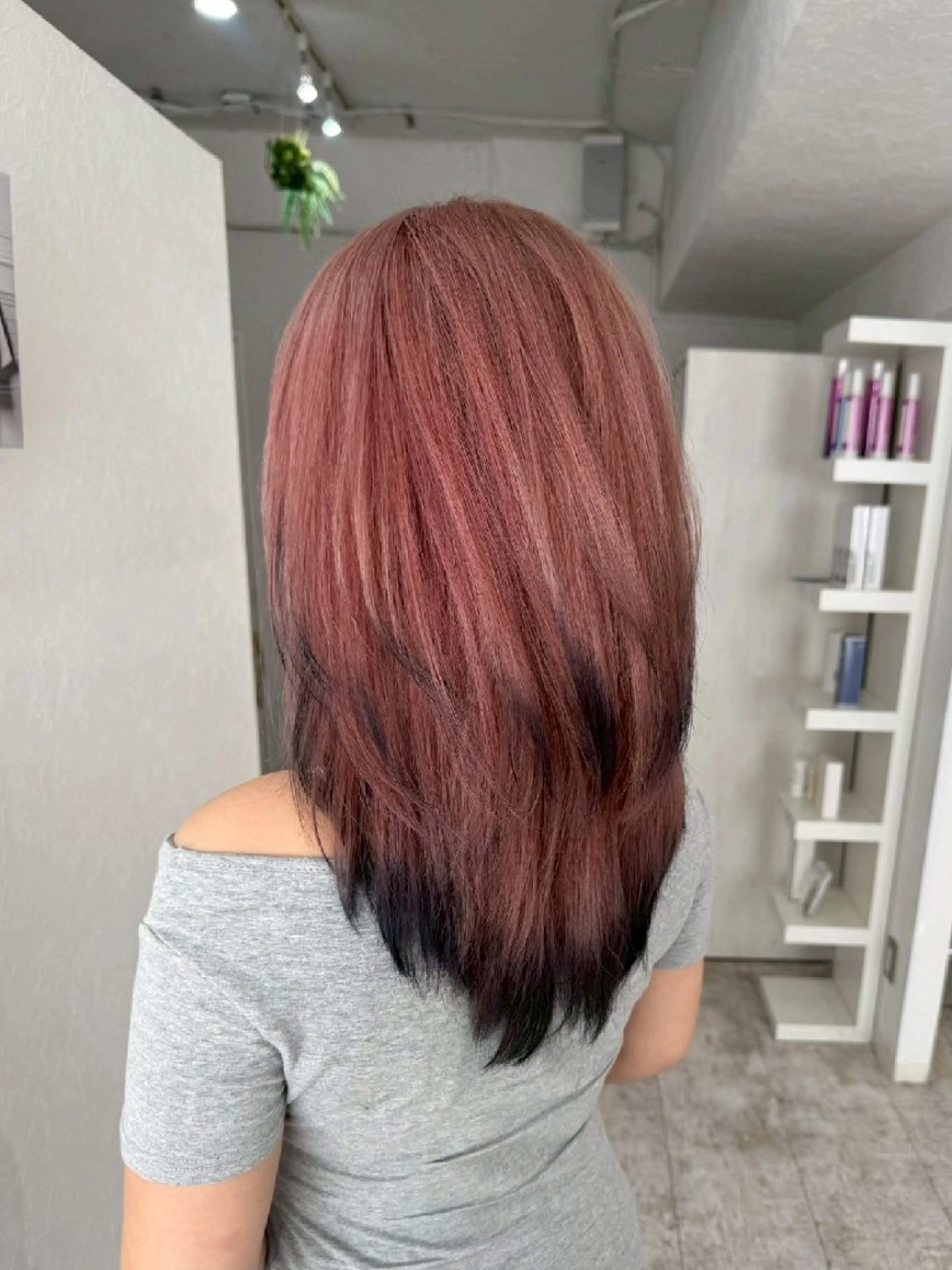 セミロング カラー piLLon 心斎橋のヘアスタイル