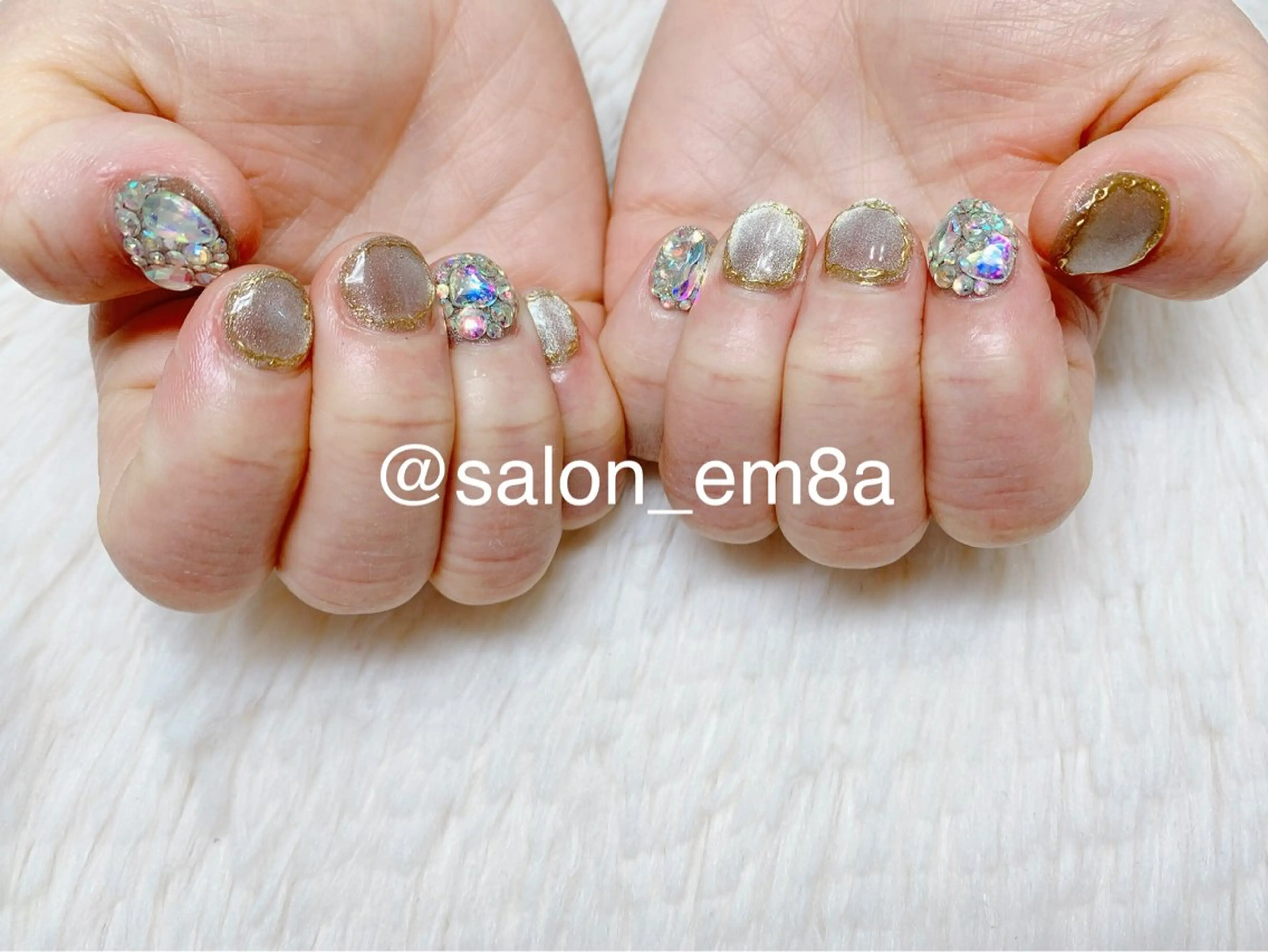 ネイル ジェルネイル キラキラネイル マグネットネイル ミラーネイル 持ち込み salon EM&A emiのネイルデザイン