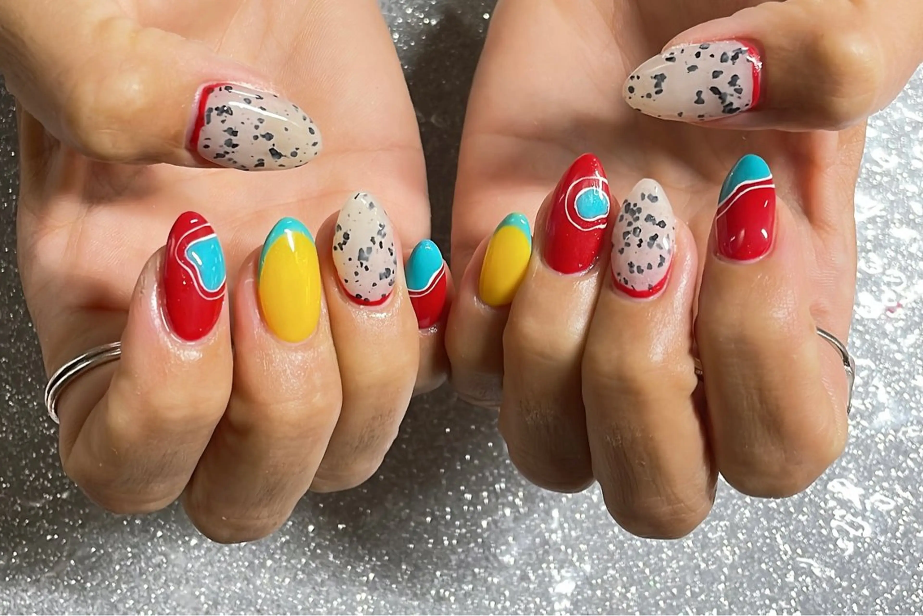 ネイル ハンドネイル VIERU 🌈🎀💖のネイルデザイン