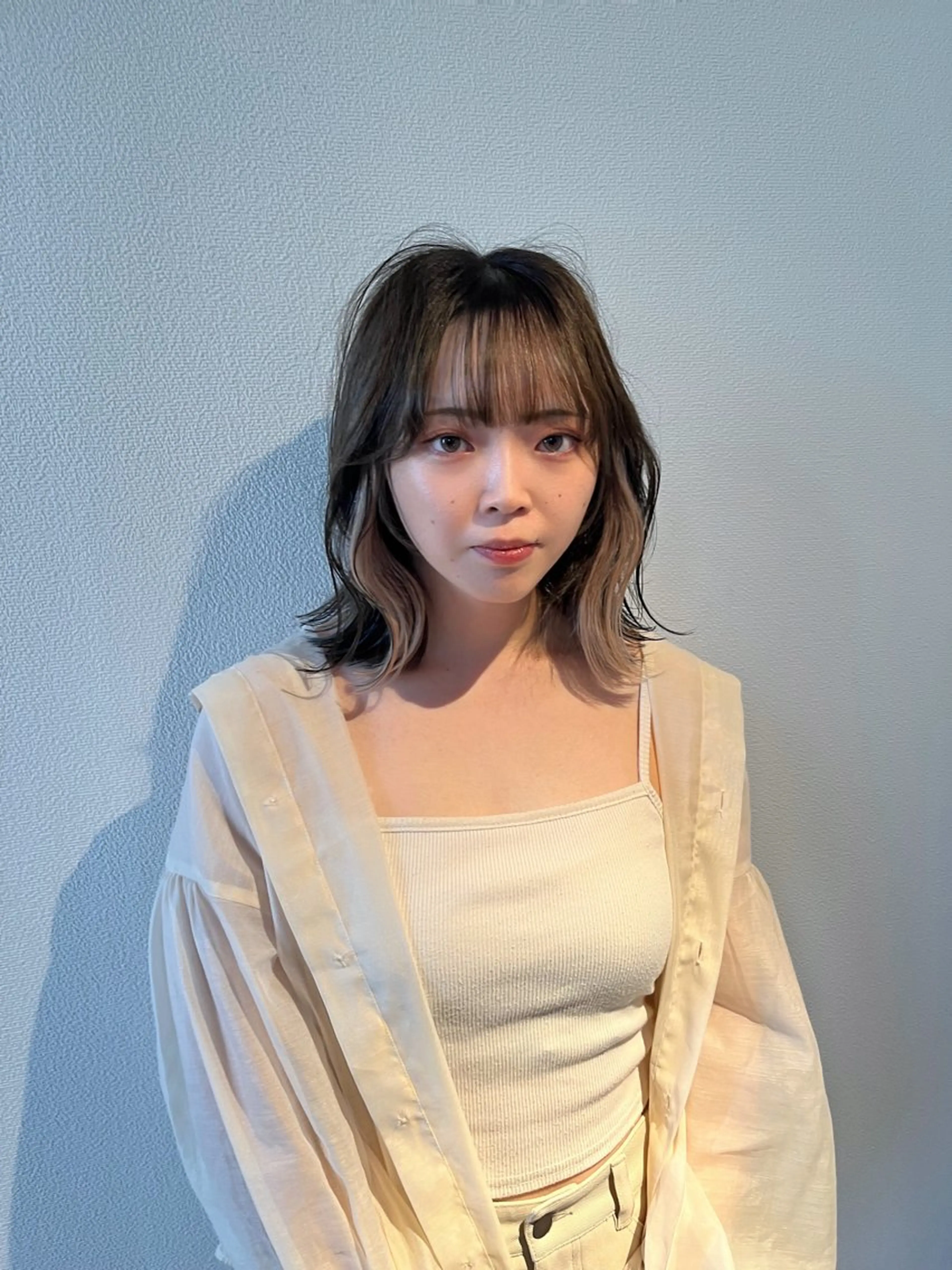 ショート カラー ベージュカラー グレージュ ミルクティーベージュ オリーブグレージュ オリーブグレー エクステ 韓国ヘア🇰🇷 RYOTAのヘアスタイル