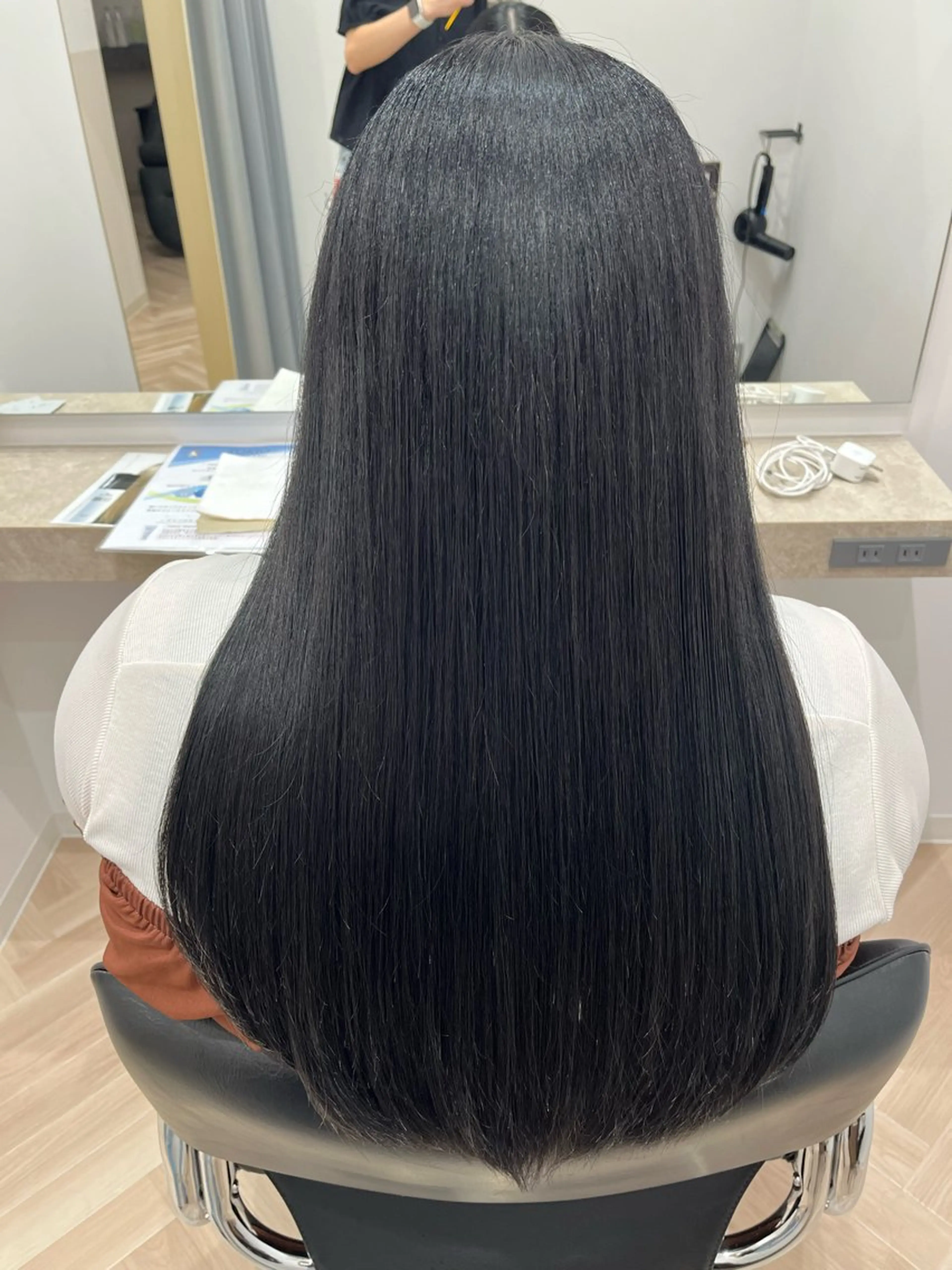 ロング カラー 黒髪 グレーブラック カット ヘアカラー トリートメント 🫧ぷる艶カラー🫧 Yuubi🦩のヘアスタイル