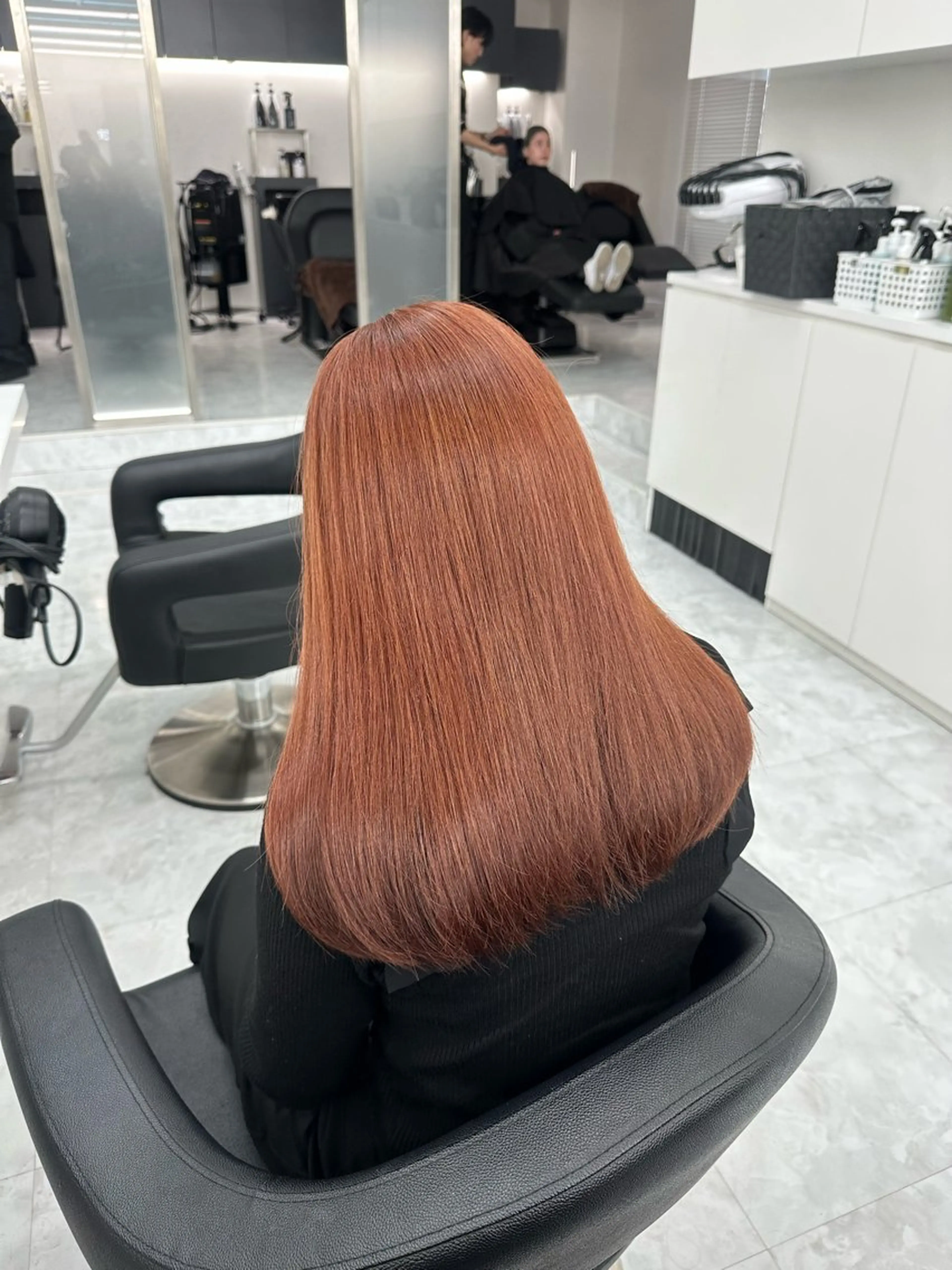 ミディアム rio🧚🏻‍♀️ 暖色/グレージュのヘアスタイル