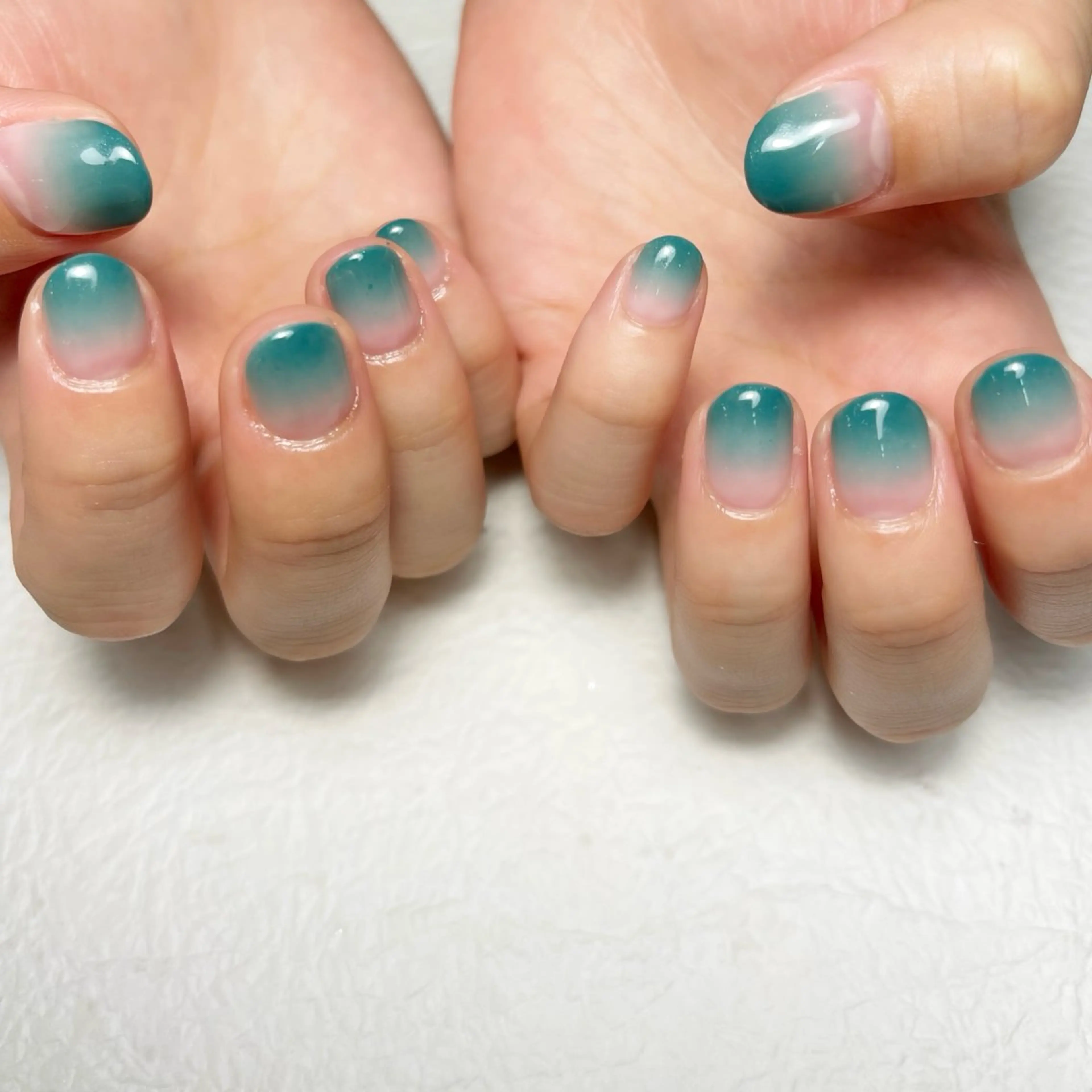 ネイル アートネイル ブルー フットネイル ジェルネイル グラデーション ハンドネイル Y nail なんば堀江店のネイルデザイン