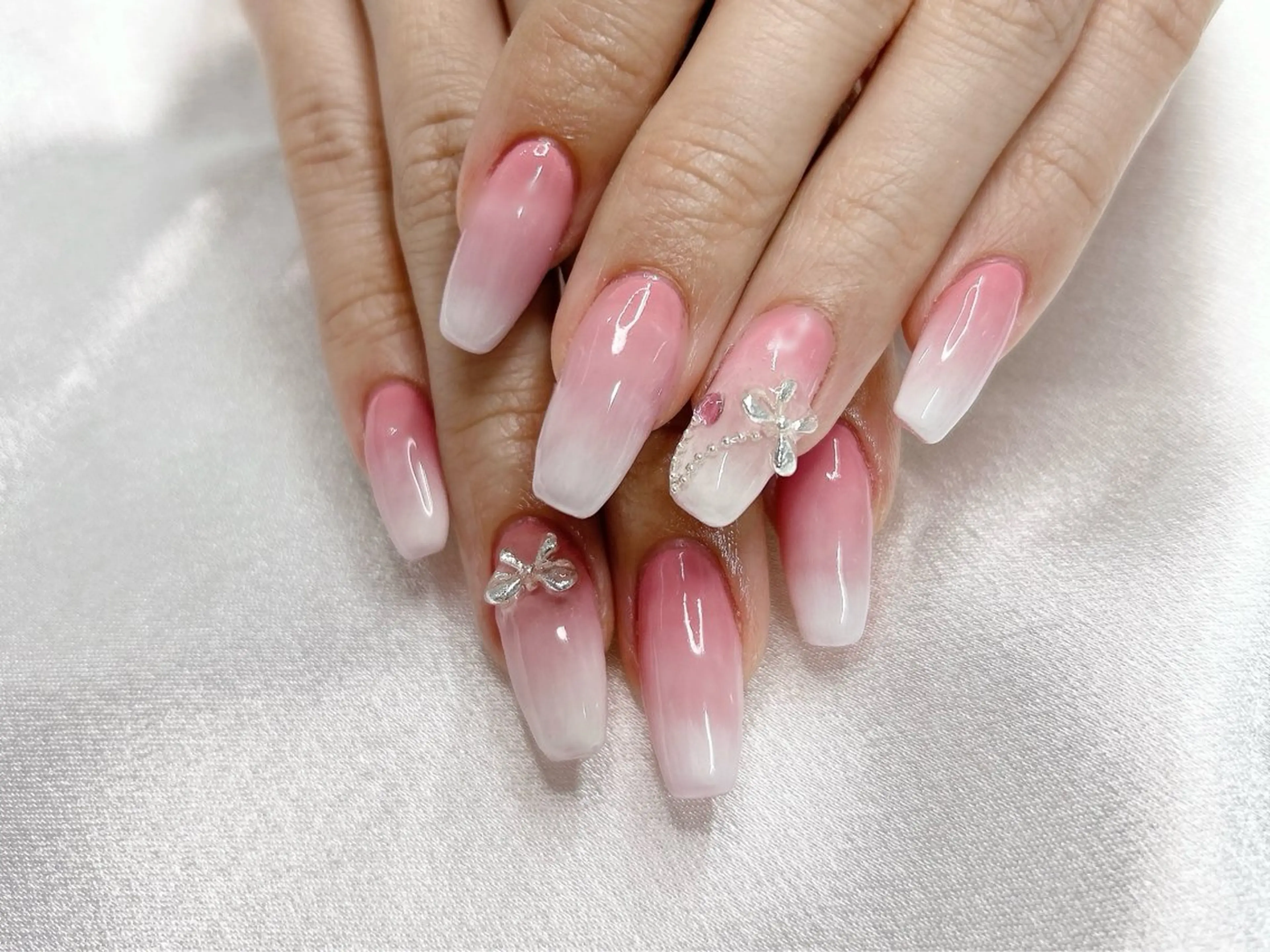 ネイル 桜ネイル 長さ出し ガーリー グラデーション ロングネイル ハンドネイル Forca total studio所属・Forca Airaのネイルデザイン