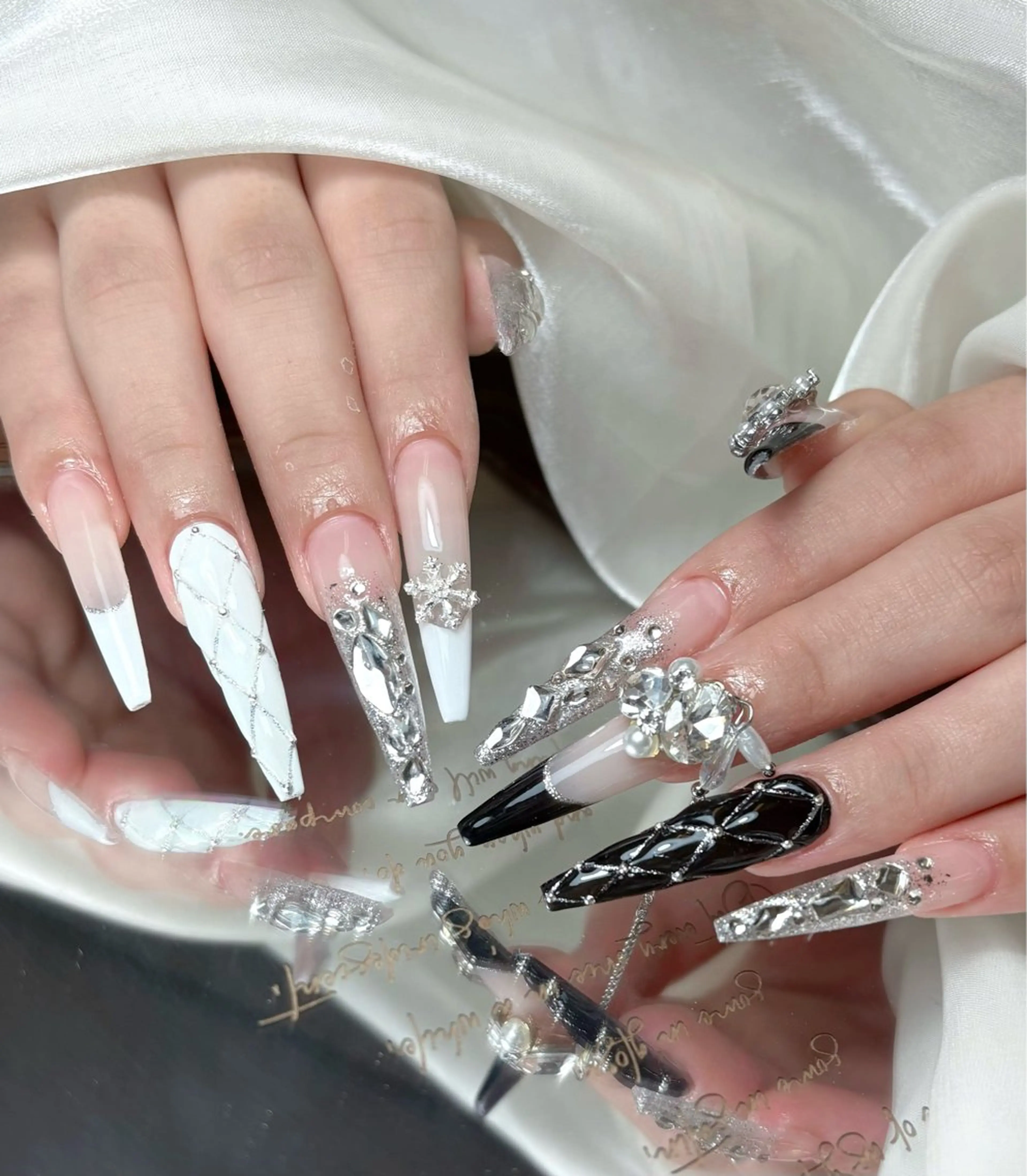 ネイル 🎀Ｍ nails✨ ビューティーのネイルデザイン