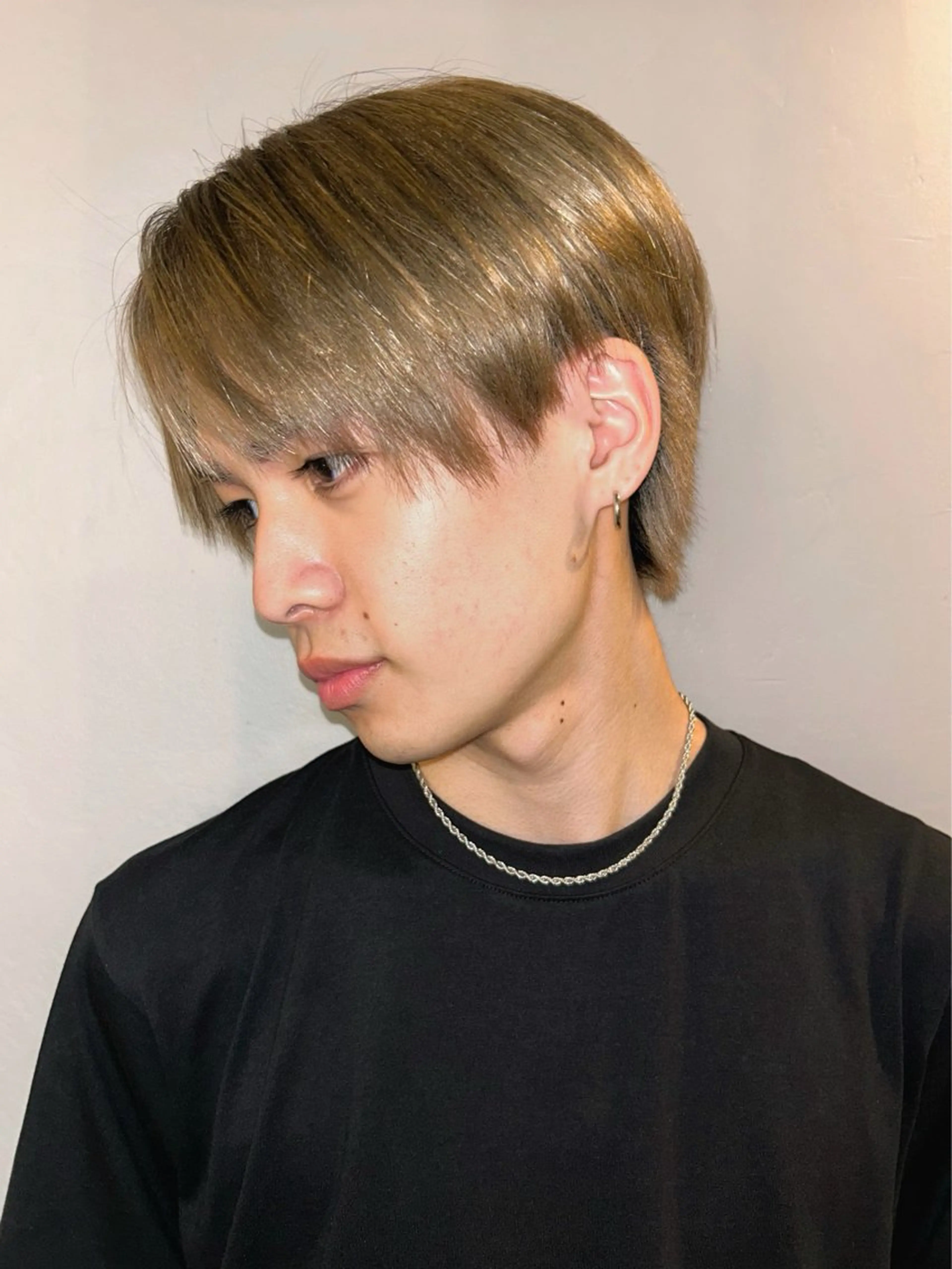 カラー メンズ メンズハイトーン ベージュカラー ハイトーンカラー オリーブベージュ ヘアカラー Yaya ヤヤ / HACO+のヘアスタイル